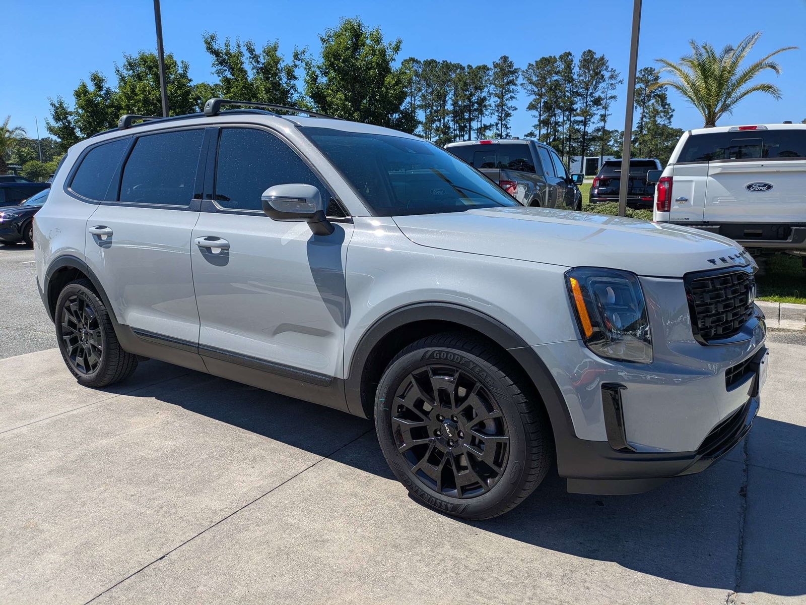 Gray 2022 Kia Telluride EX AWD SUV / Crossover All-Wheel Drive 8-Speed Automatic