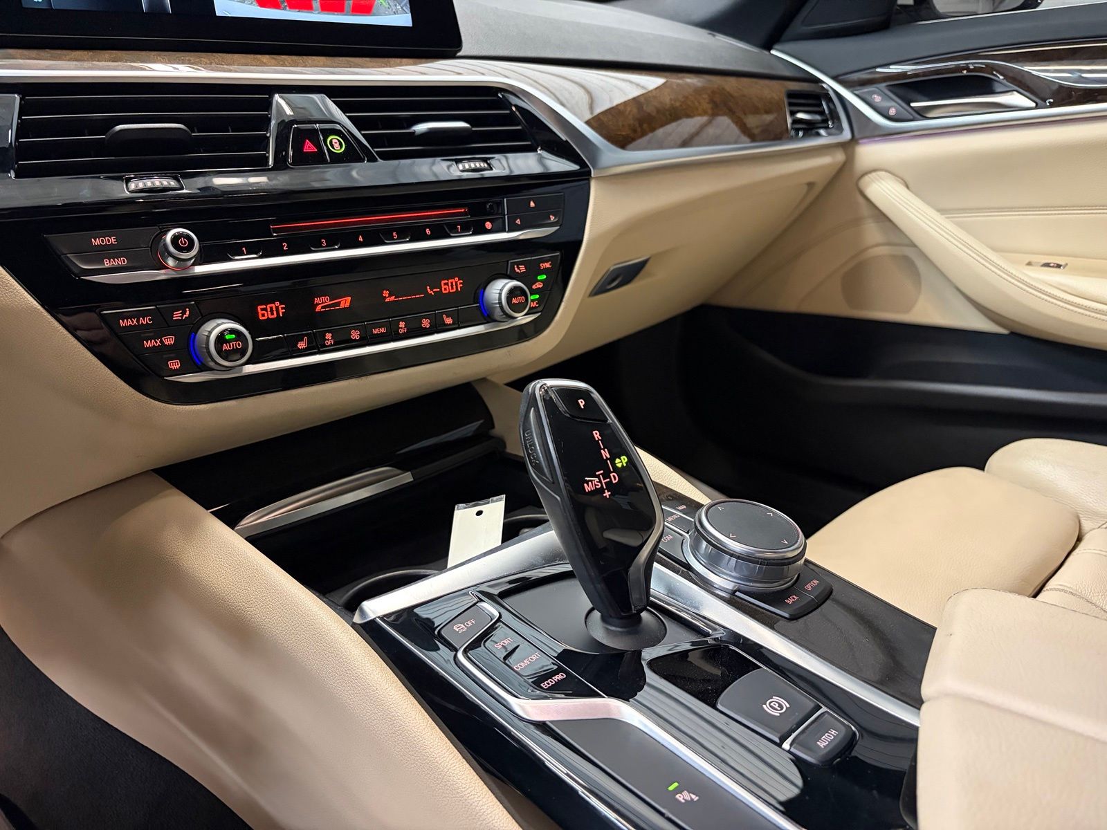 2018 BMW 5 Series 530i - Photo 18