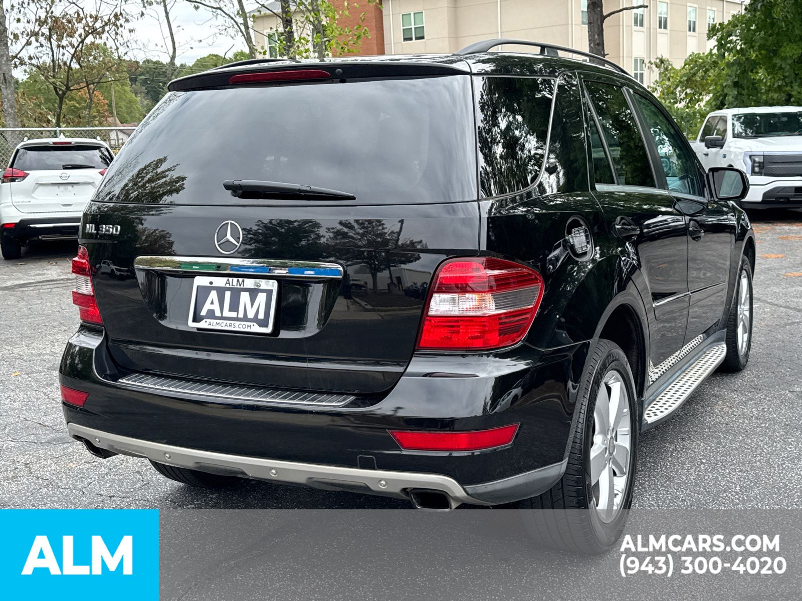 2010 Mercedes Benz ML 350 photo 2