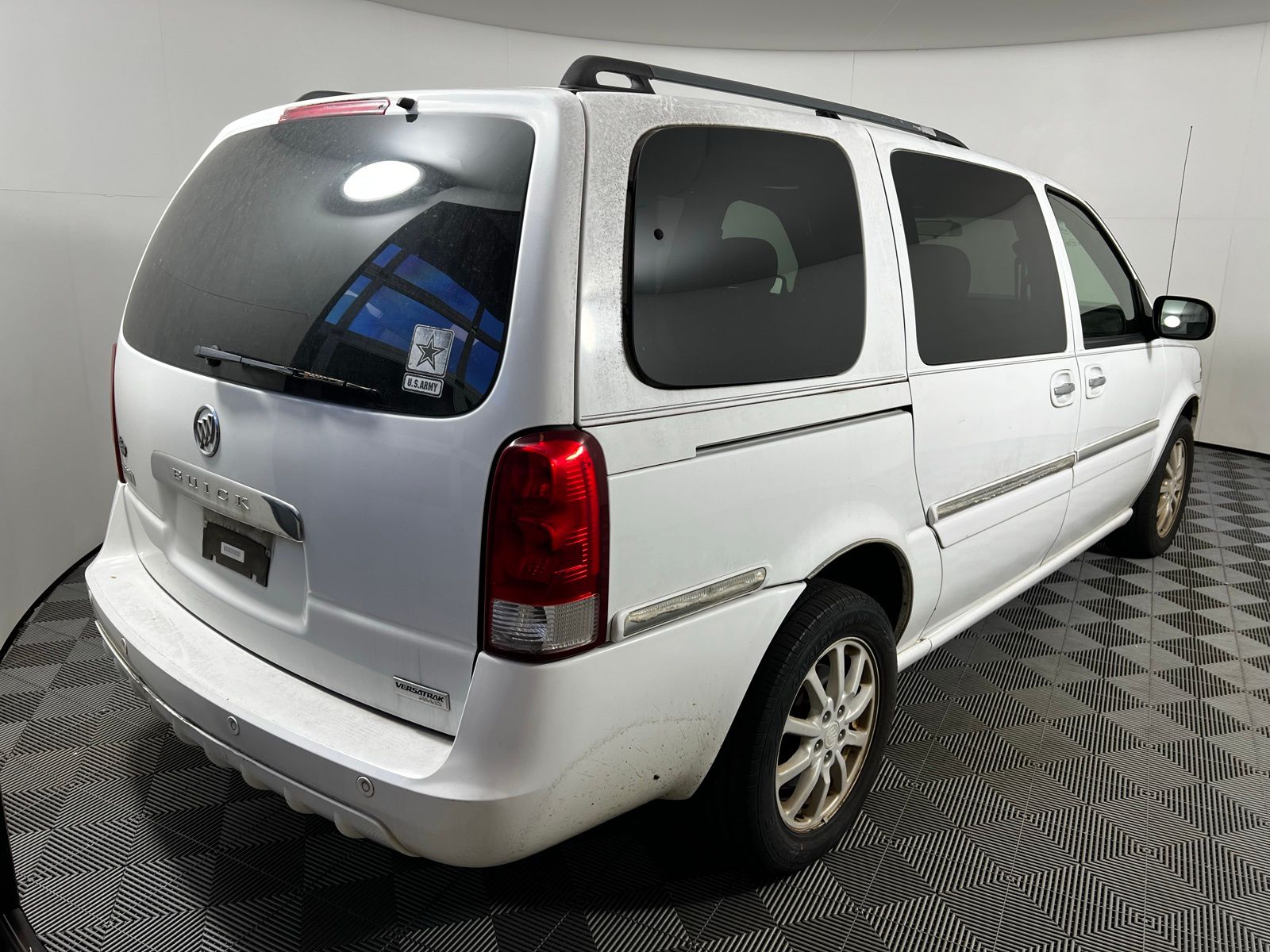 Thumbnail: 2005 Buick Terraza - 5