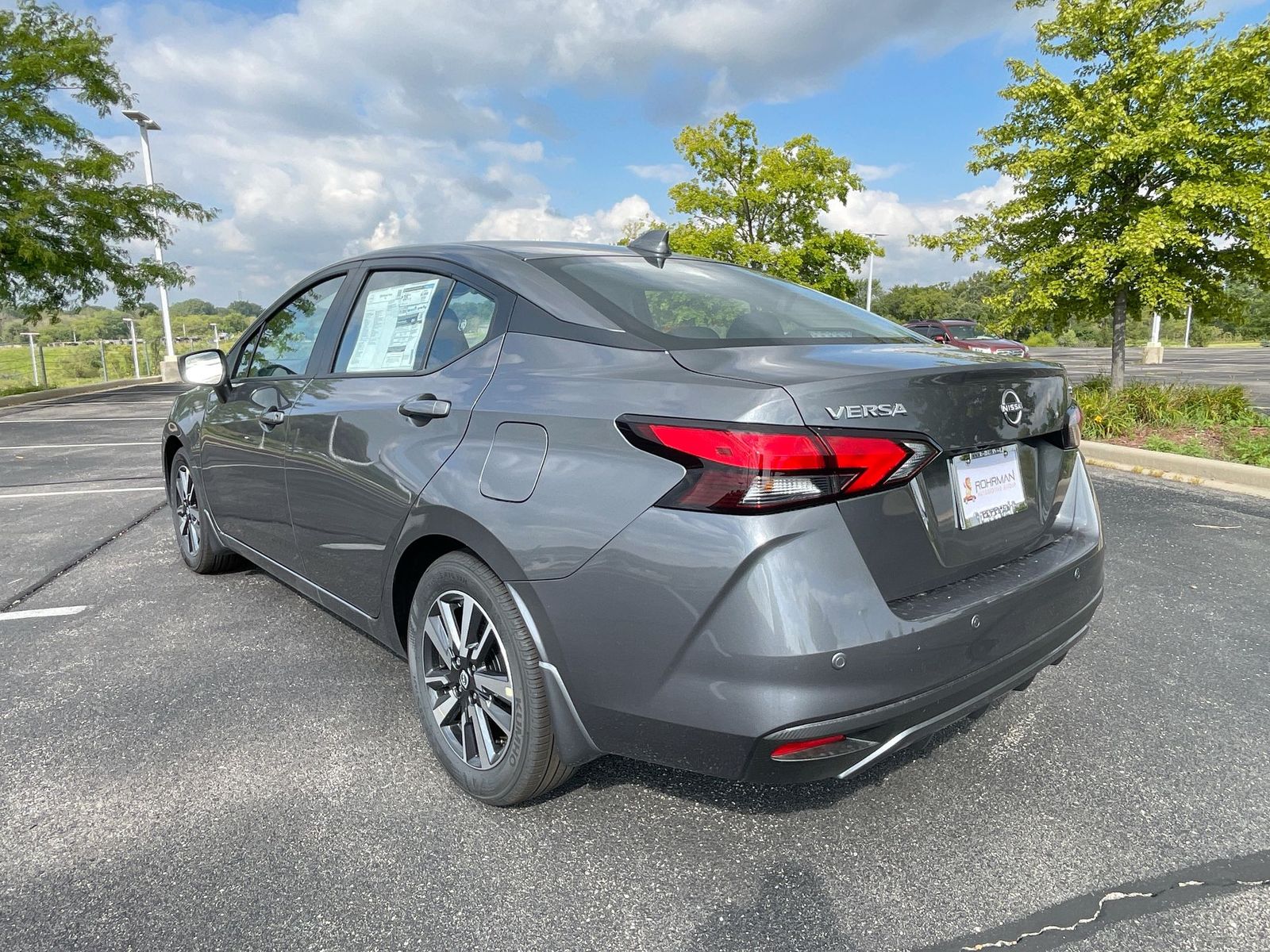 2024 Nissan Versa 1.6 SV 32