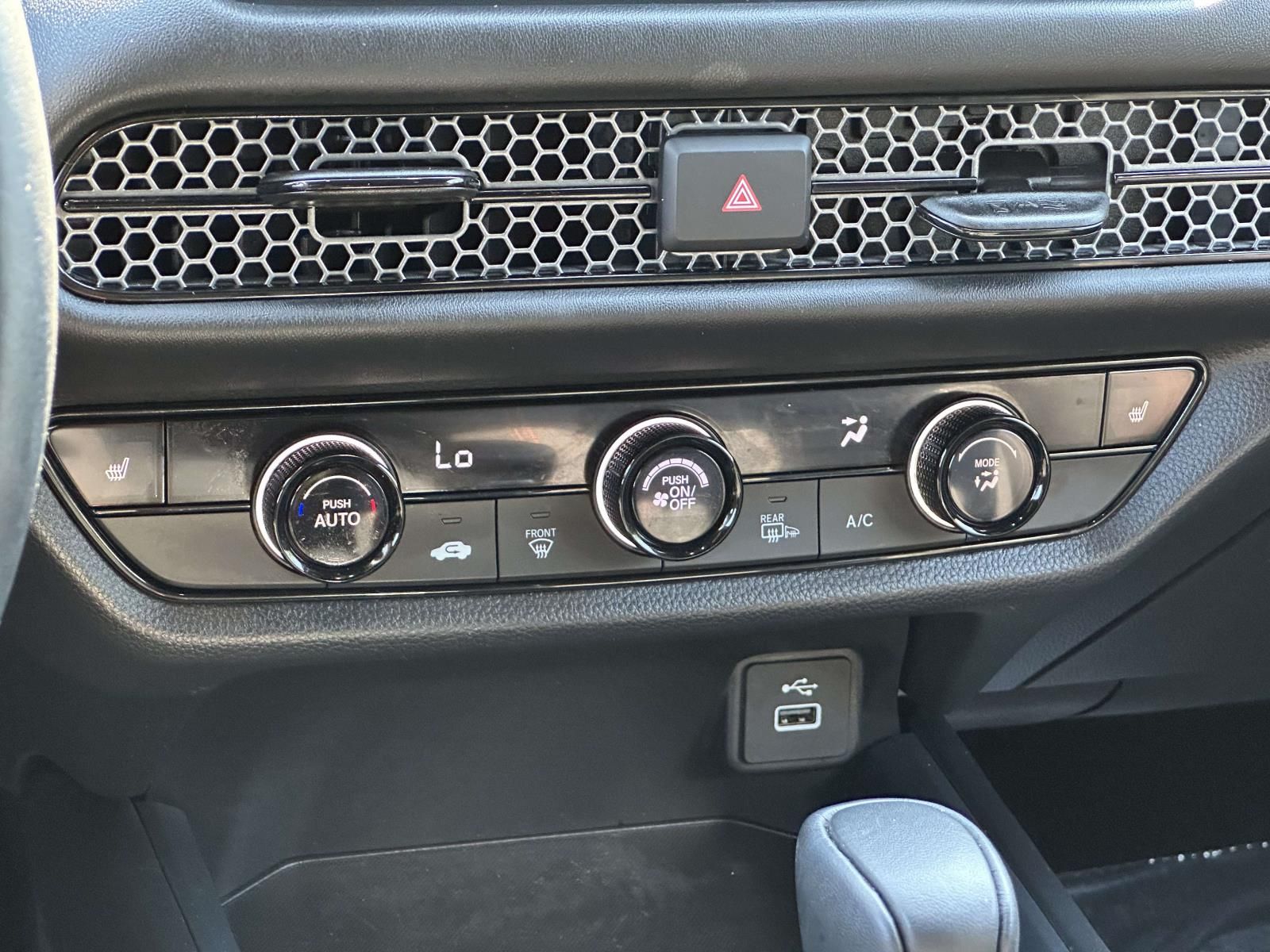 Used 2025  Honda Sport image 11