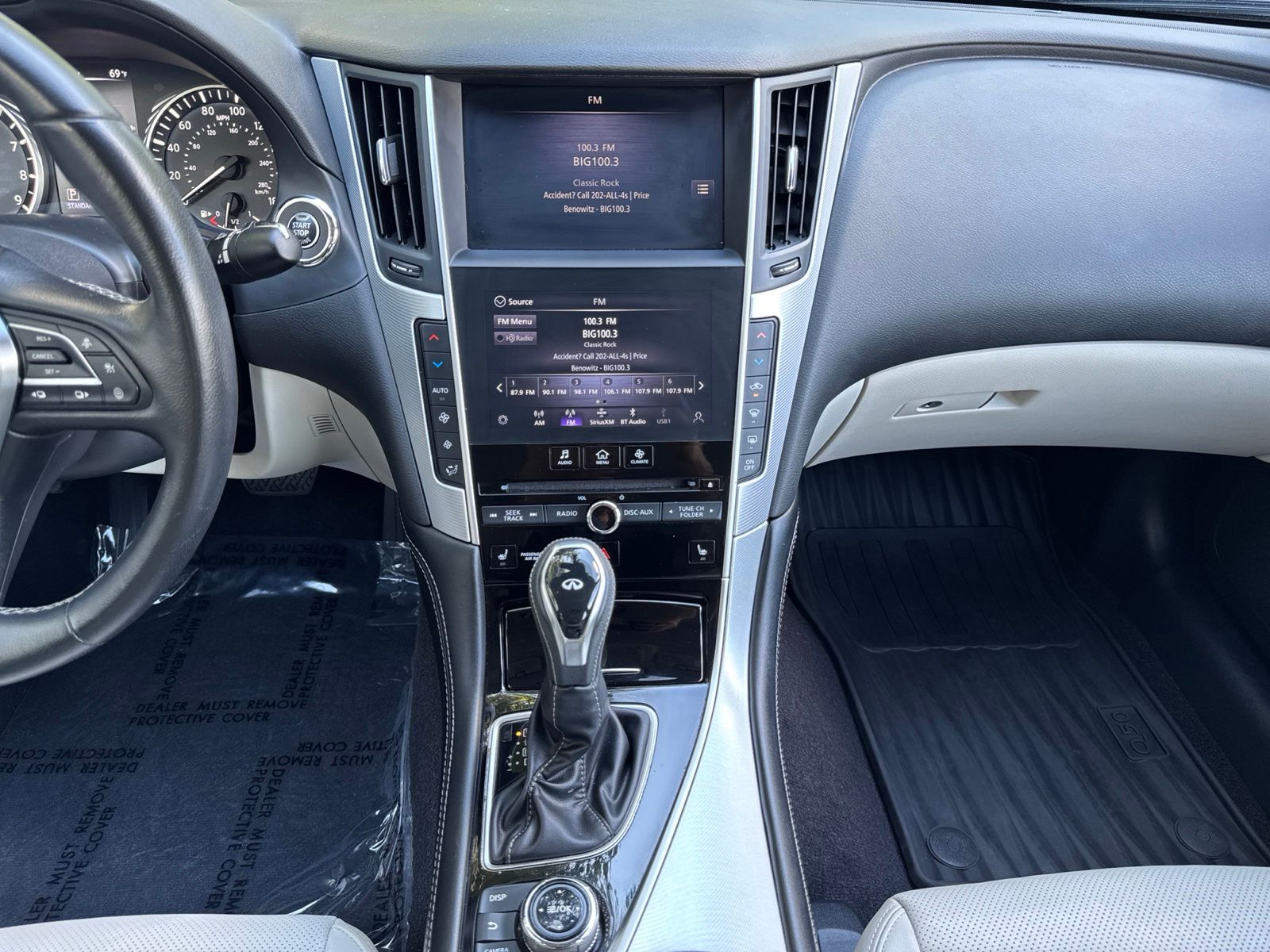 Used 2022 Grand Blue INFINITI LUXE image 28