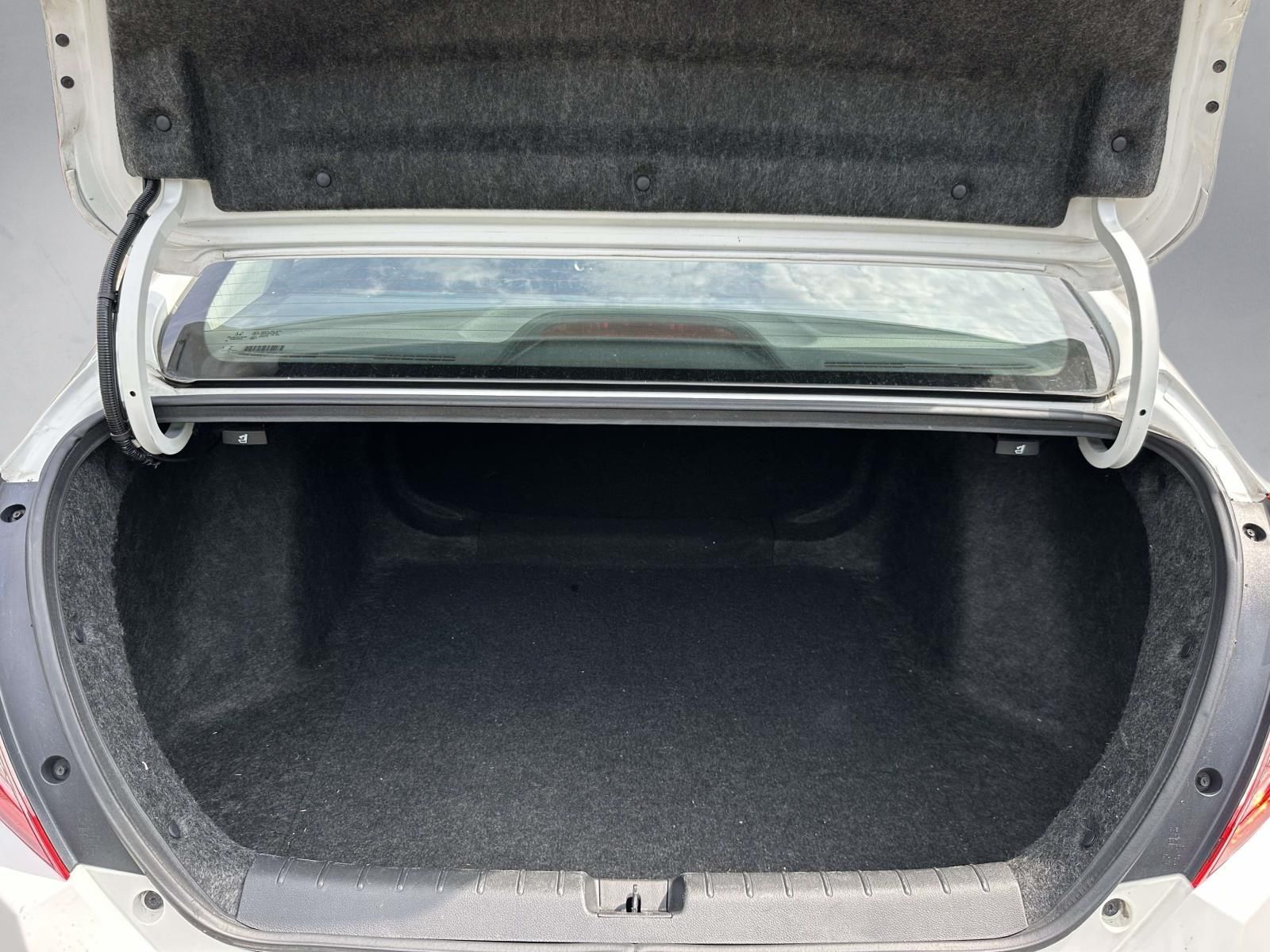 Used 2017  Honda EX image 25