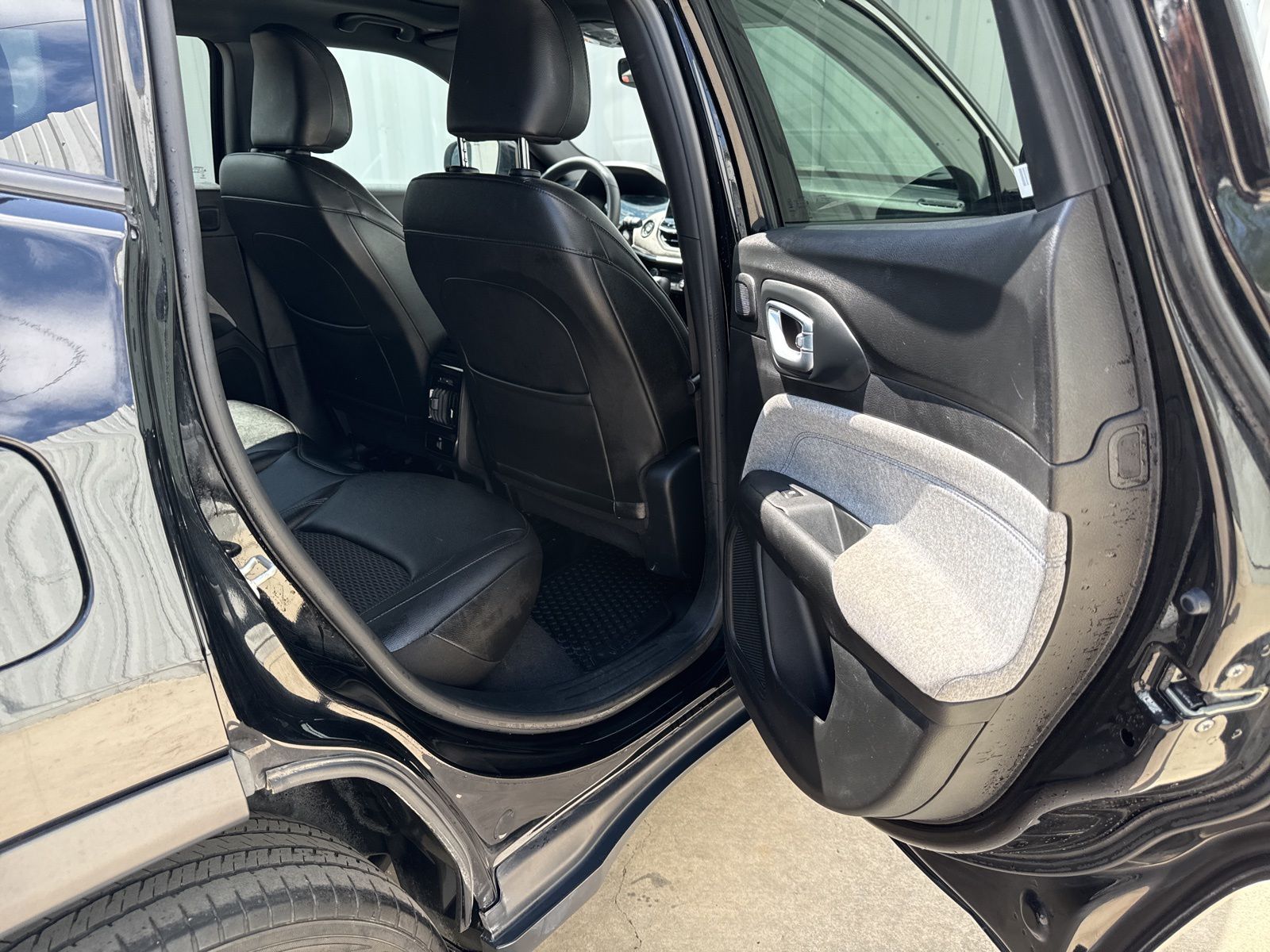 Used Car 2025 Jeep Compass  Latitude For Sale Under $25,000 In Austin, Texas