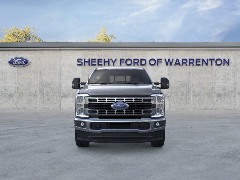 New 2026 Carbonized Gray Metallic Ford XLT image 2