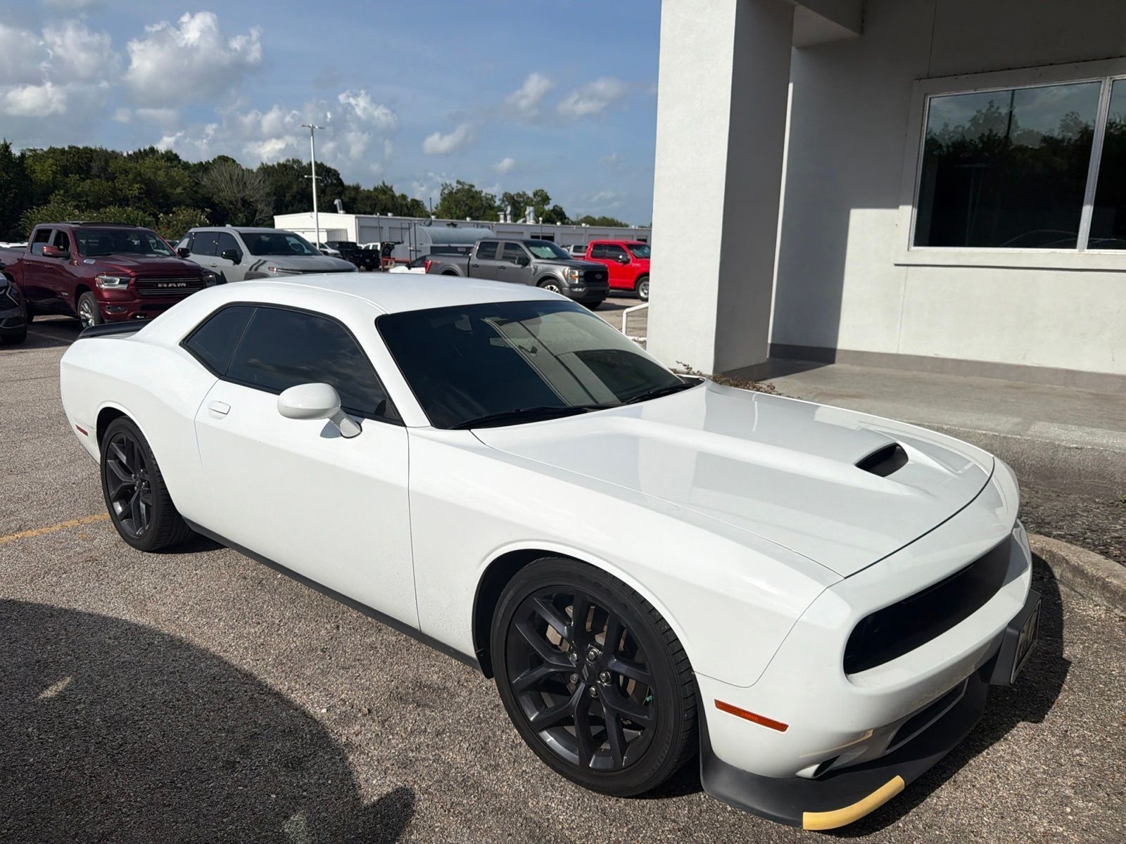 White 2023 Dodge Challenger Coupe Rear-Wheel Drive 8-Speed Automatic