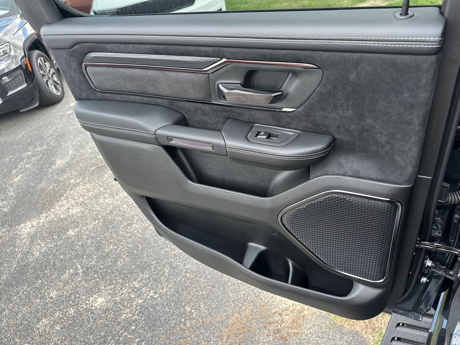 New 2026 Forged Blue Metallic Exterior Paint RAM RHO image 23