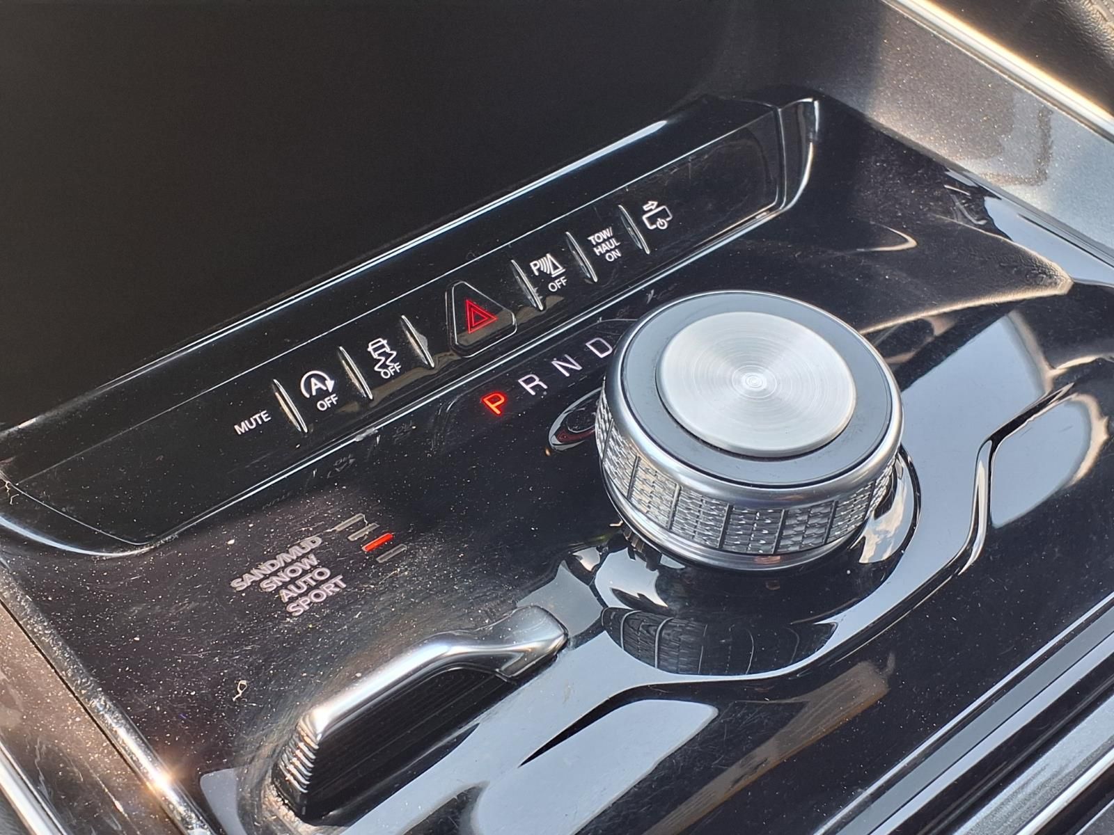 2023 Jeep Wagoneer Base White at River Oaks CDJR