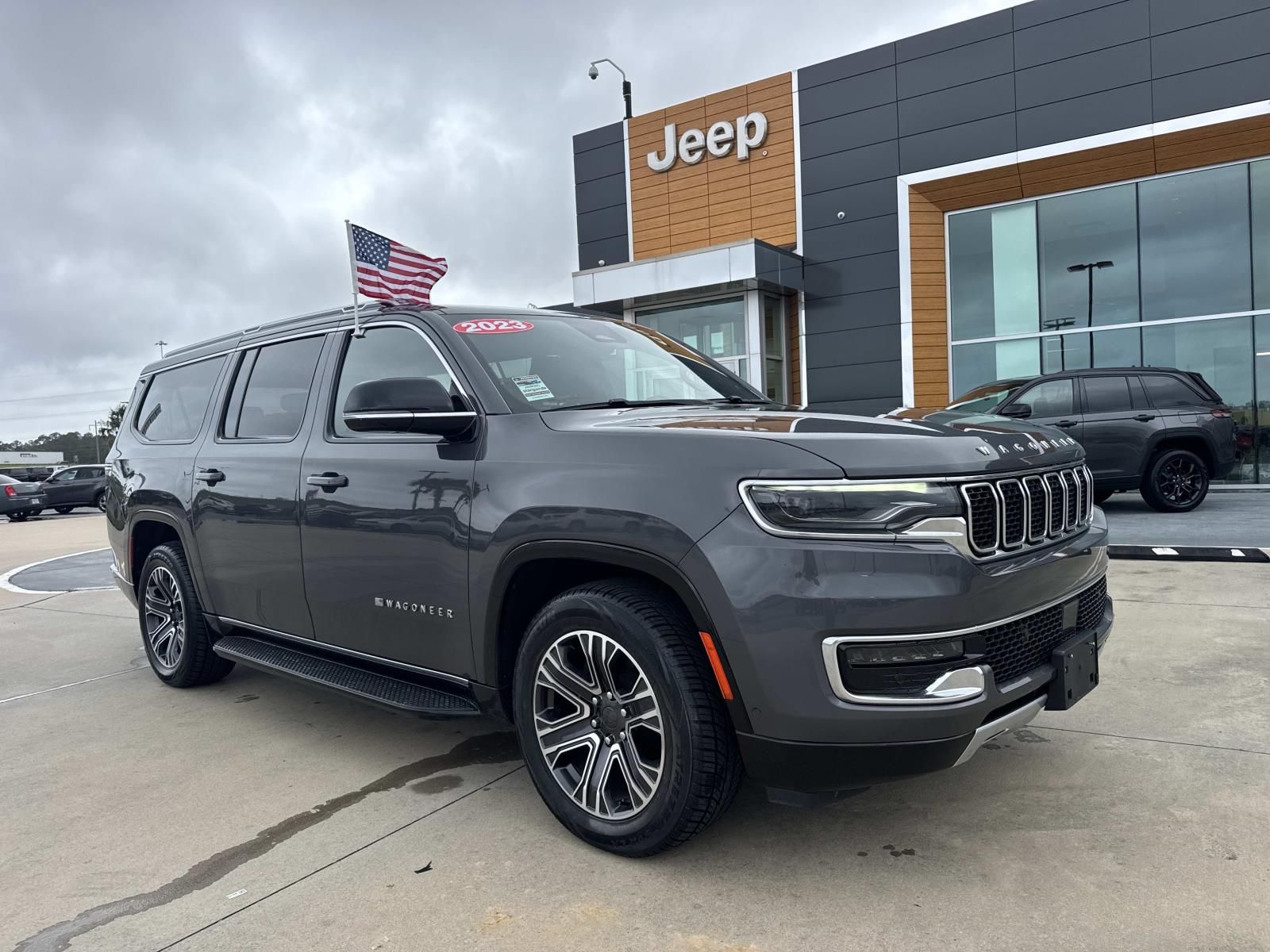 Baltic Gray Metallic Clearcoat 2023 Jeep Wagoneer L Series II 4WD SUV / Crossover Four-Wheel Drive 8-Speed Automatic