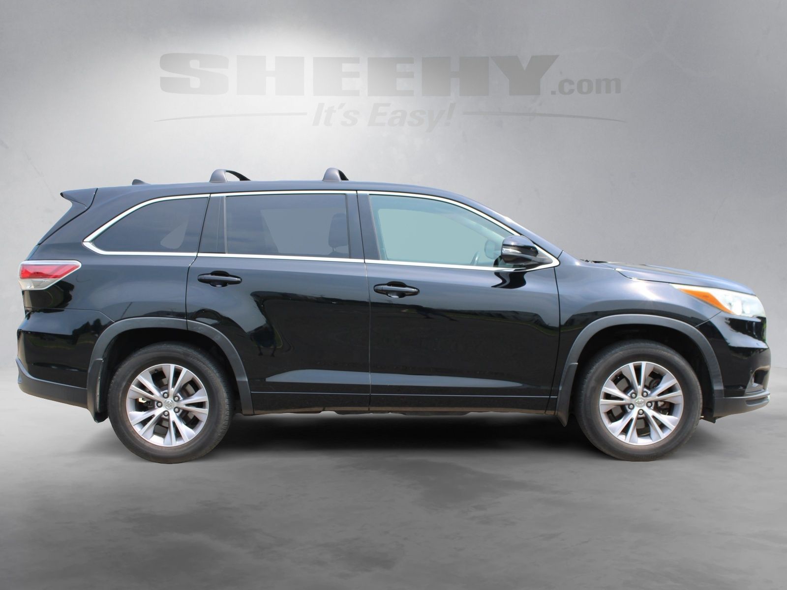 Used 2015 Black Toyota LE Plus V6 image 6