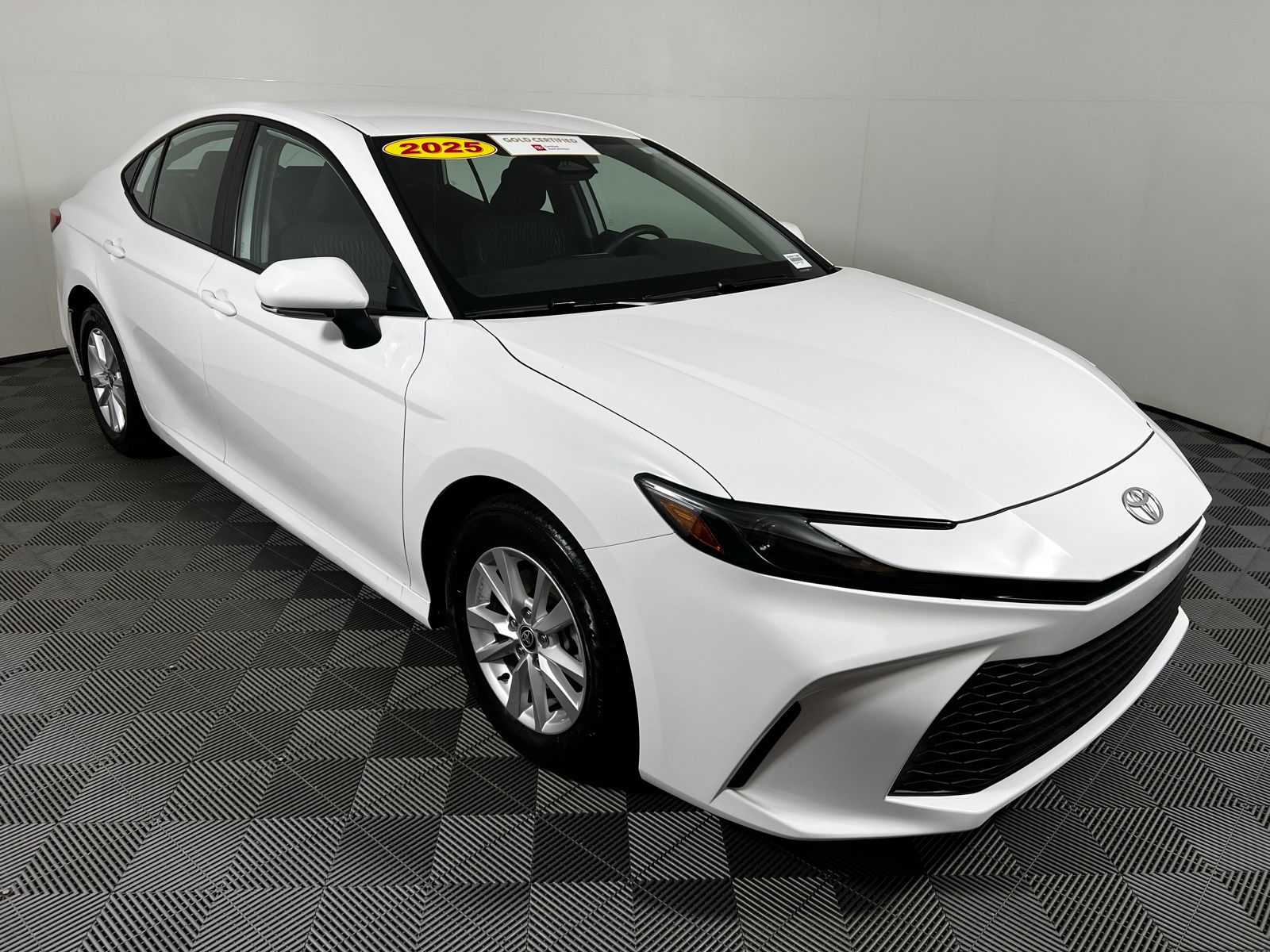 Thumbnail: 2025 Toyota Camry - 3