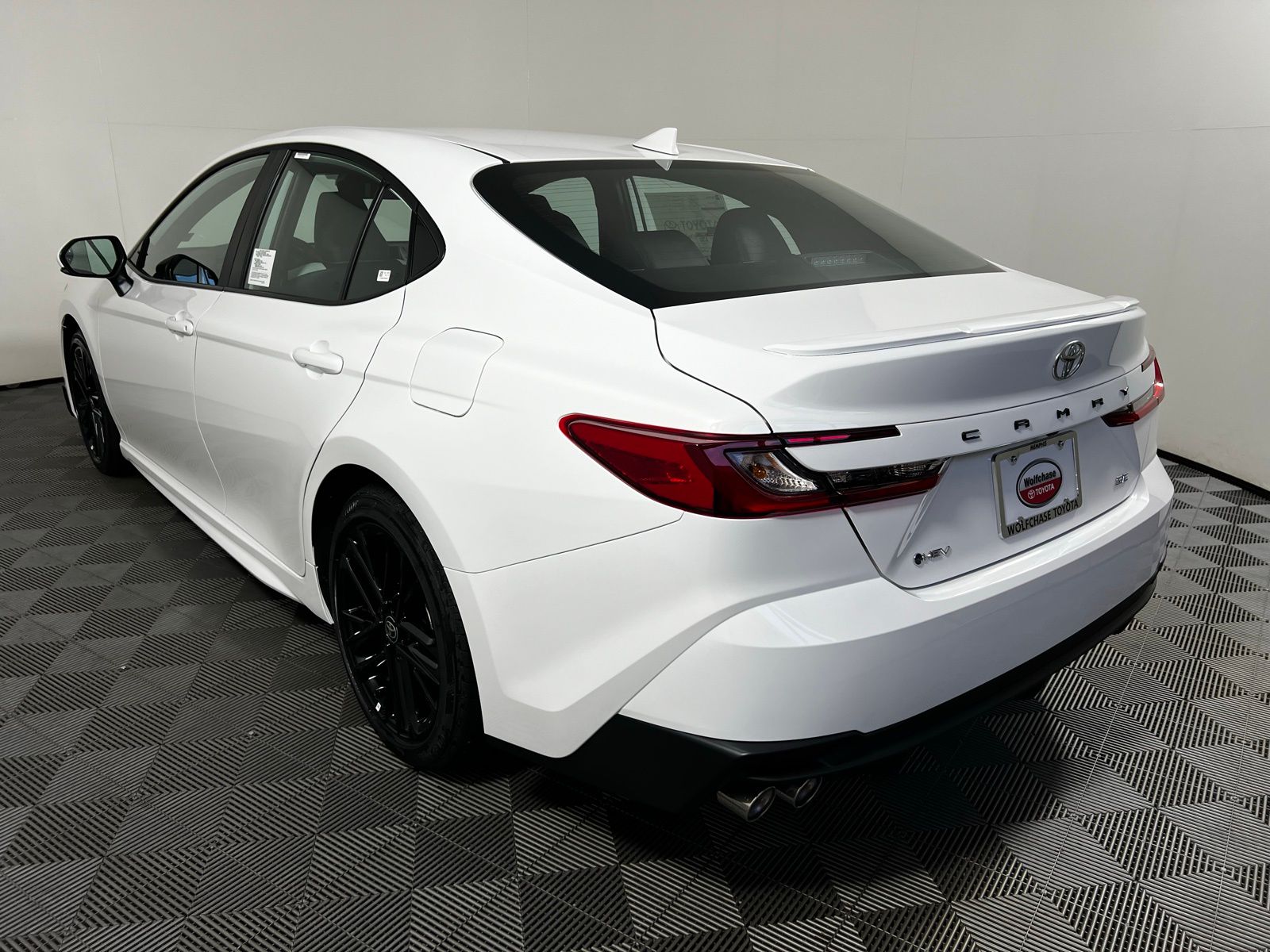 2025 Toyota Camry SE 7
