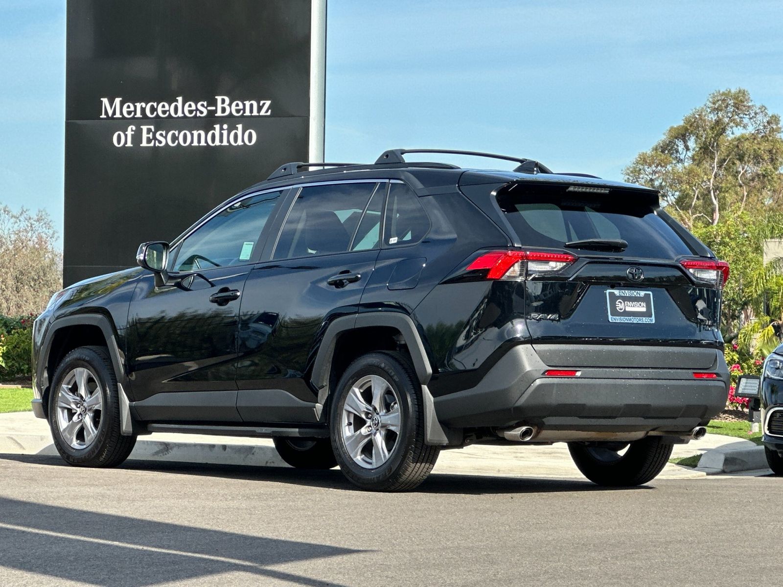 View vehicle photo 5