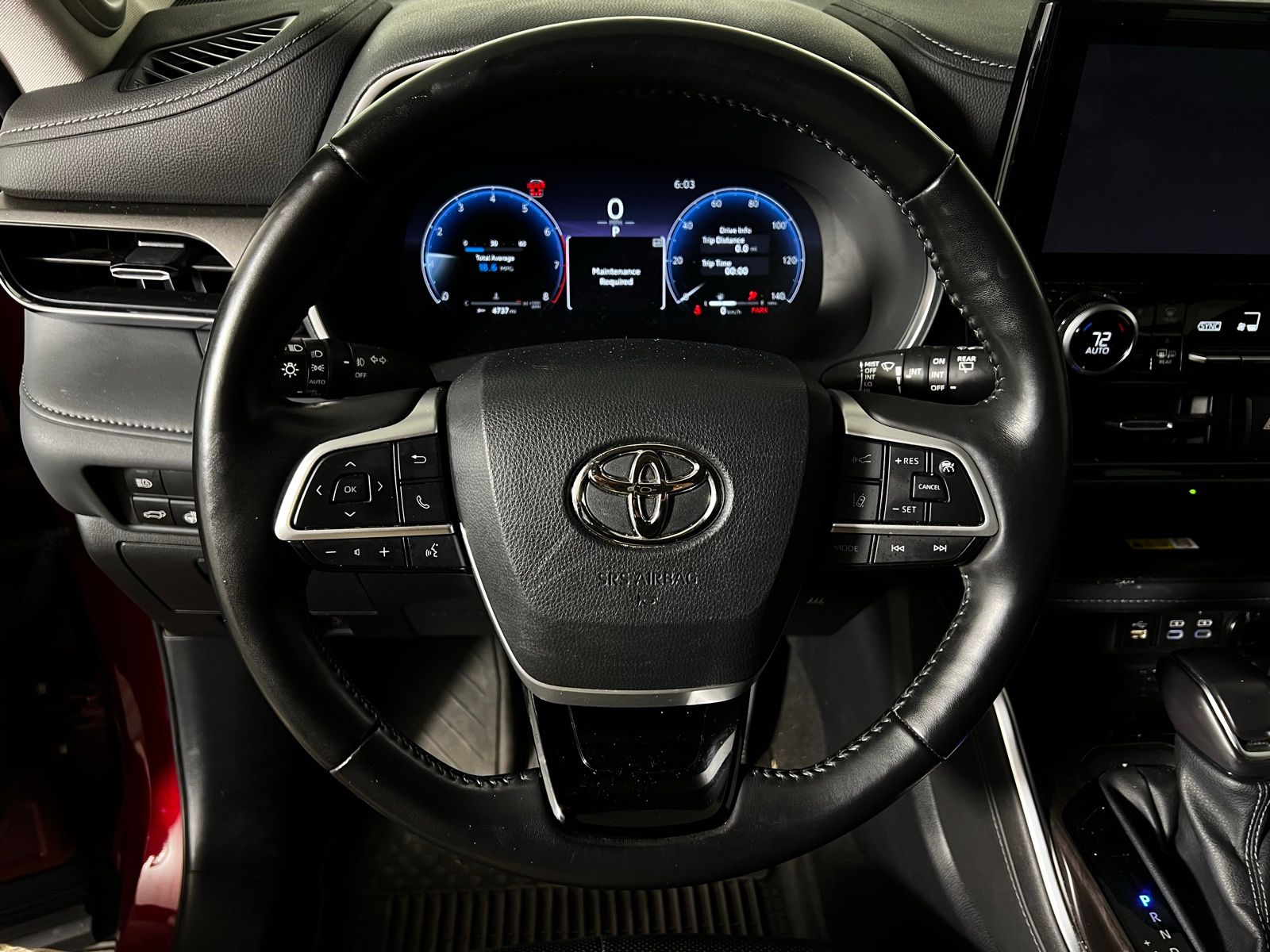 Thumbnail: 2023 Toyota Highlander - 9