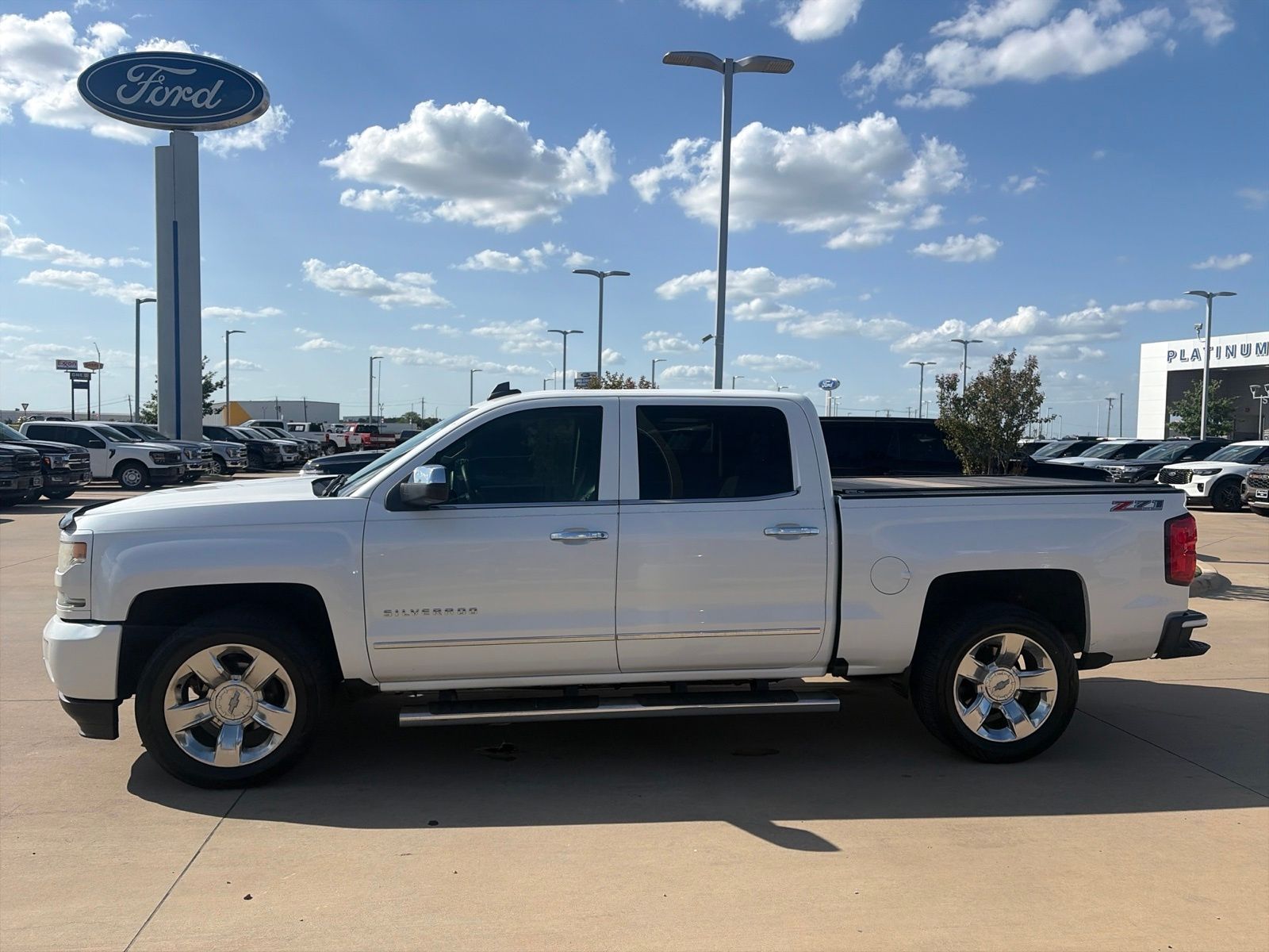 View vehicle photo 4