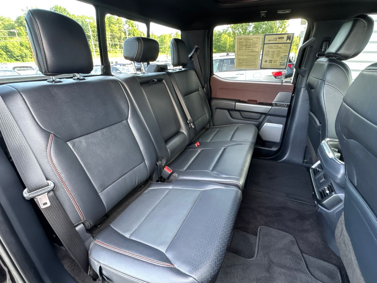 Used 2022 Agate Black Metallic Ford Lariat image 27