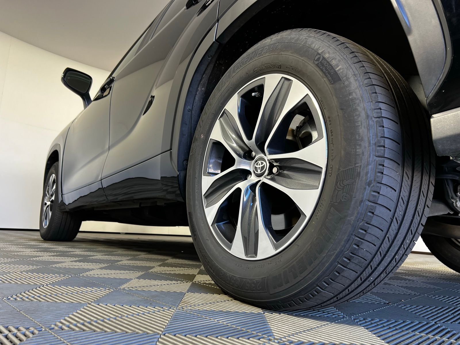 Thumbnail: 2024 Toyota Highlander - 12