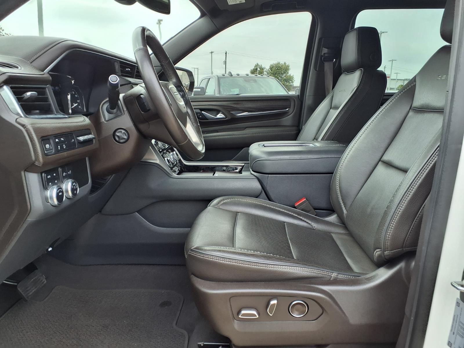 2021 GMC Yukon XL Denali White at Toyota of Victoria