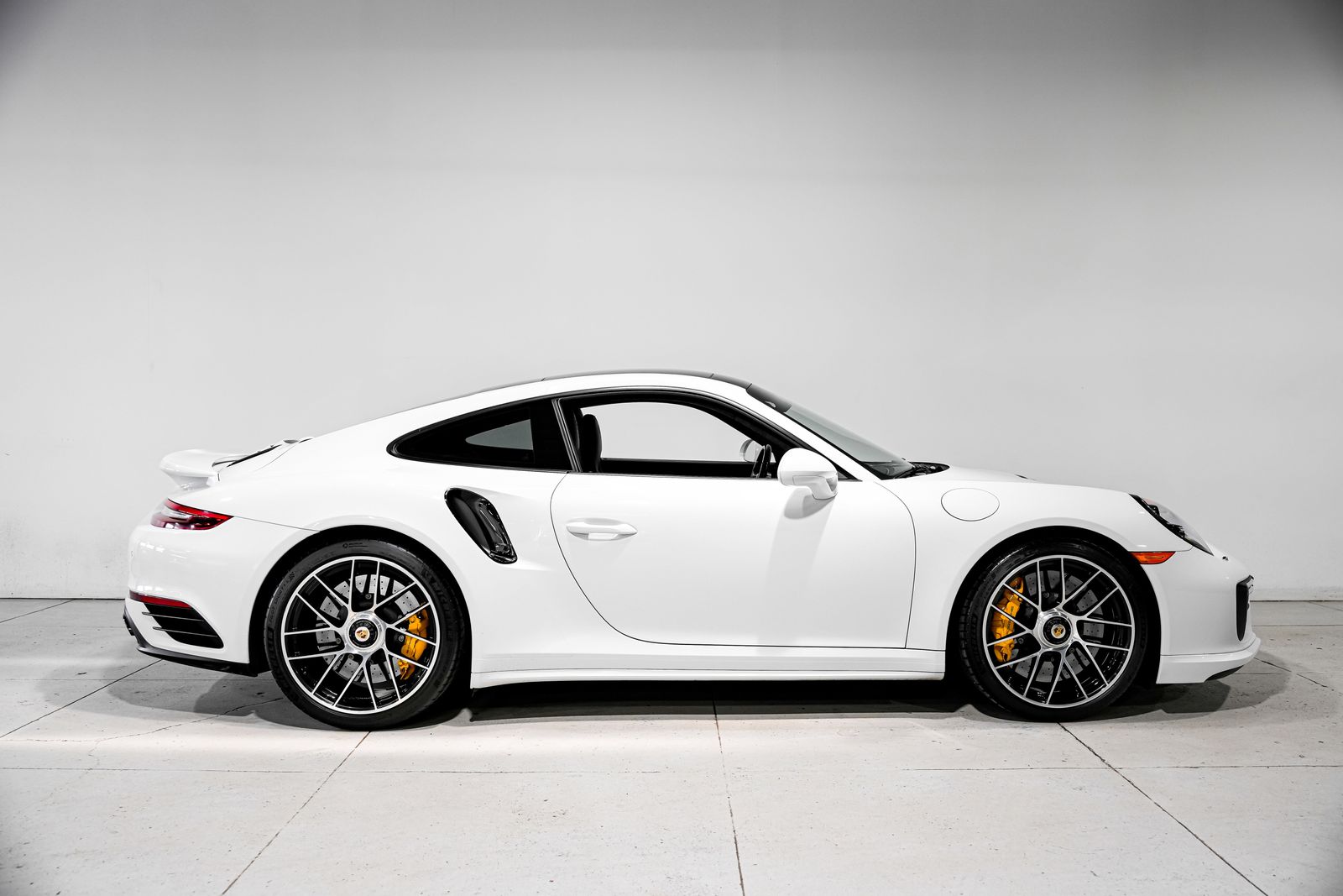 2018 Porsche 911 Turbo S — photo 5