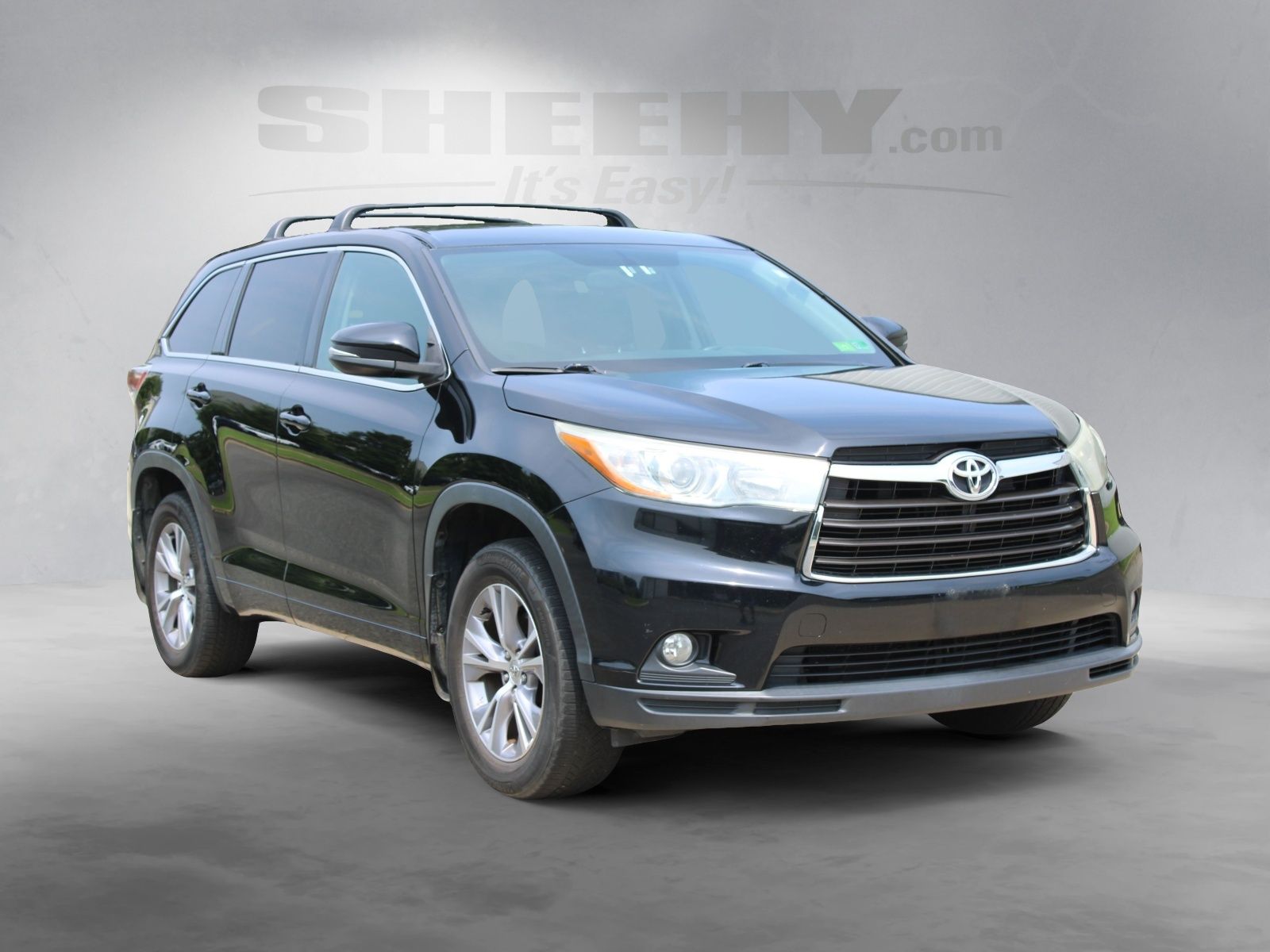 Used 2015 Black Toyota LE Plus V6 image 2