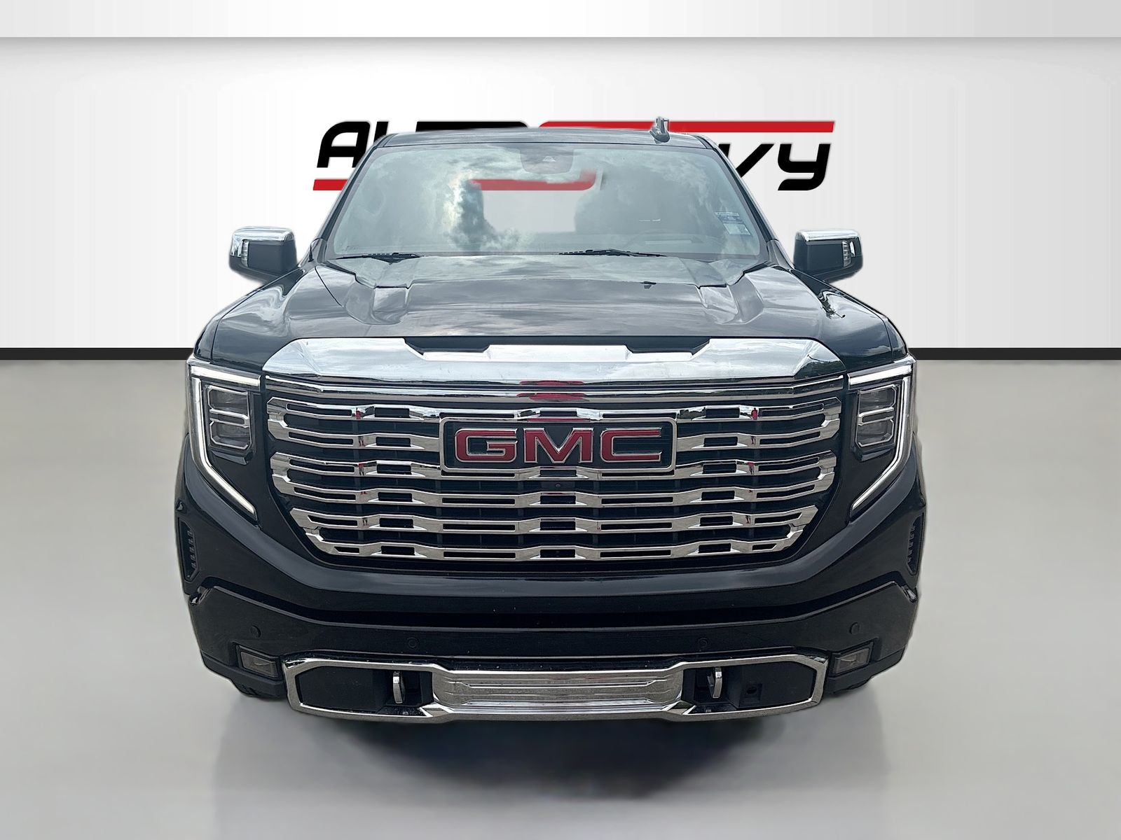 Used 2024 Black GMC Denali image 2
