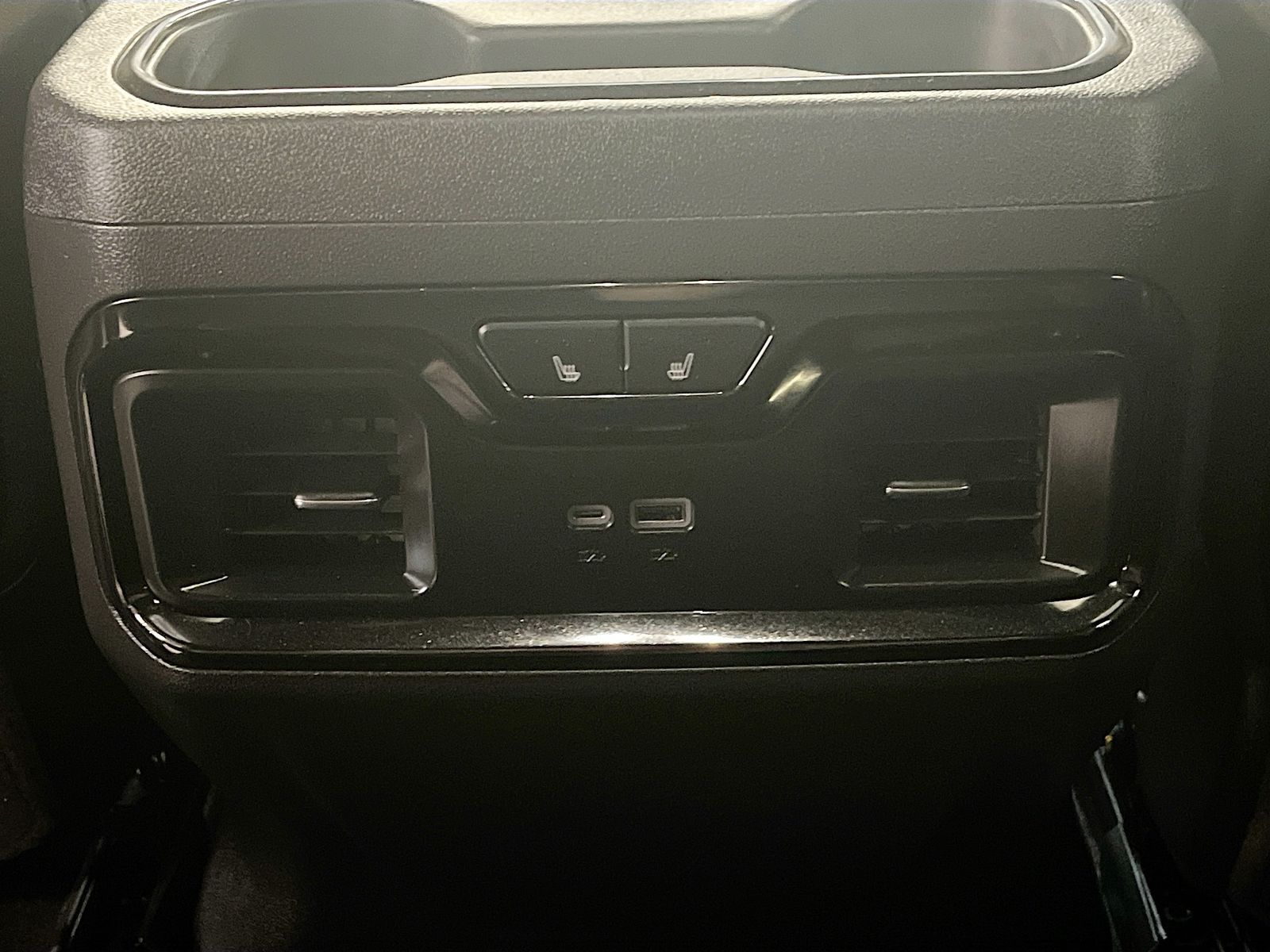 Used 2025 White GMC AT4X image 27