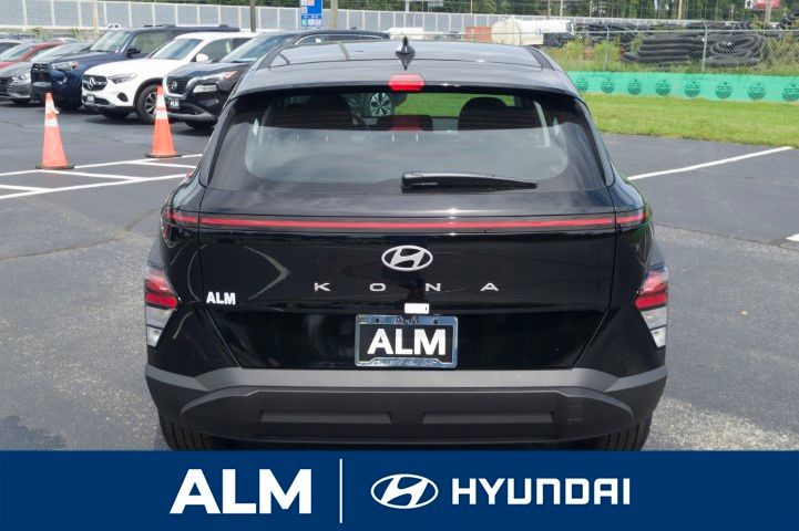 2026 Hyundai Venue SE photo 3