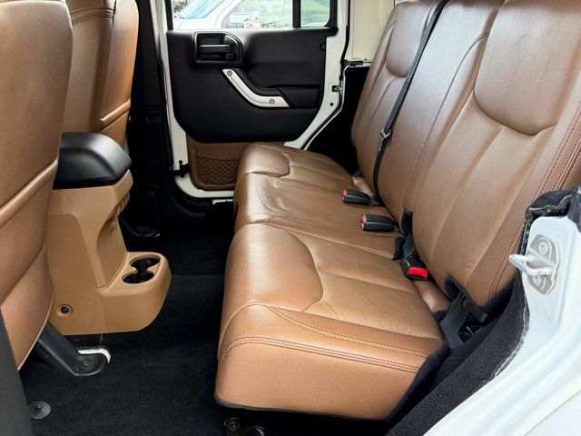 Used 2016 Bright White Clearcoat Jeep Unlimited Sahara image 7