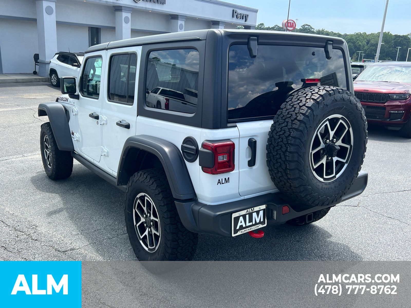 Used 2025 White Jeep Rubicon image 8
