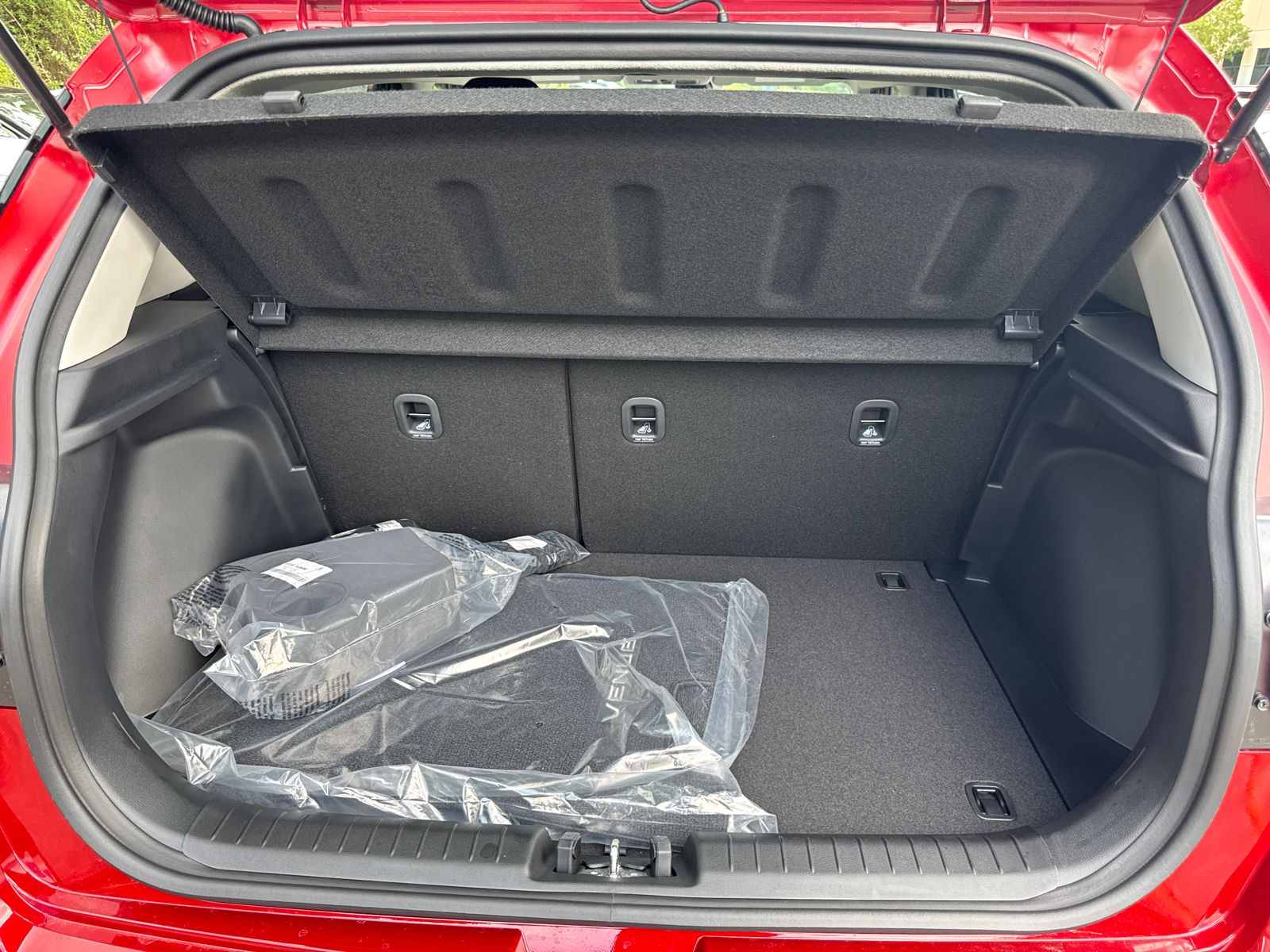 Certified Used 2025 Red Hyundai SEL image 18