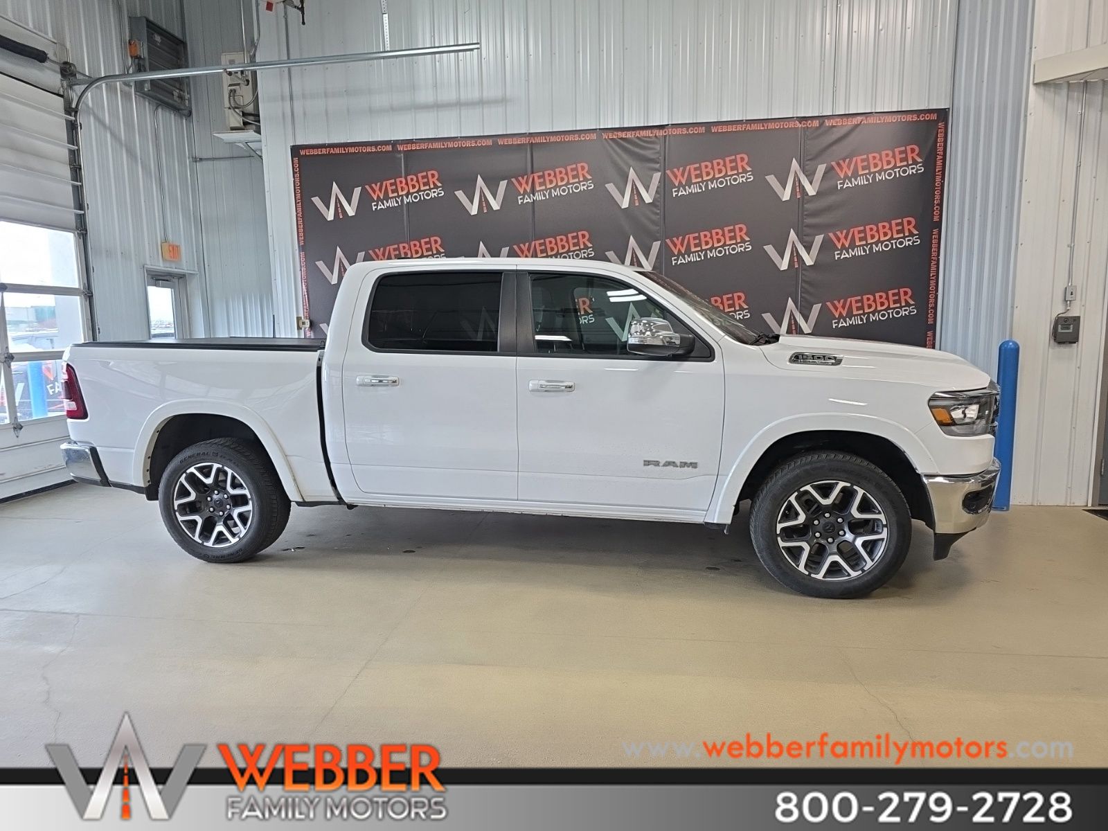 View vehicle photo 5