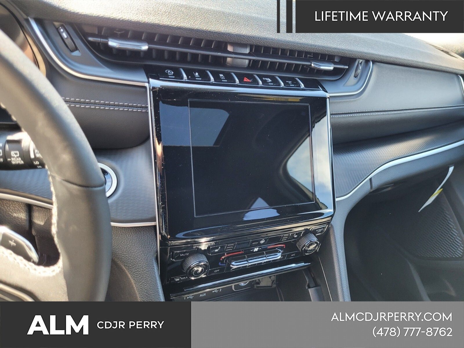 New 2025 Baltic Gray Metallic Clear-Coat Exterior Paint Jeep Laredo image 16