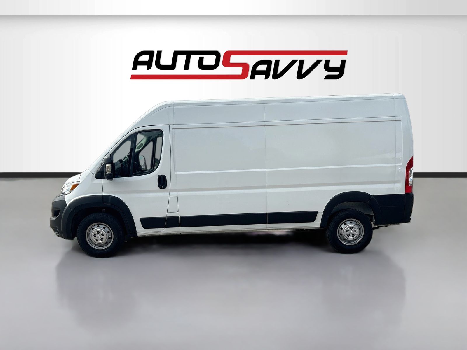 Used 2023 White Ram High Roof image 4