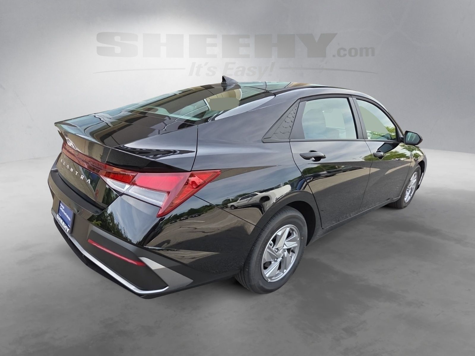Used 2025 Black Hyundai SE image 12