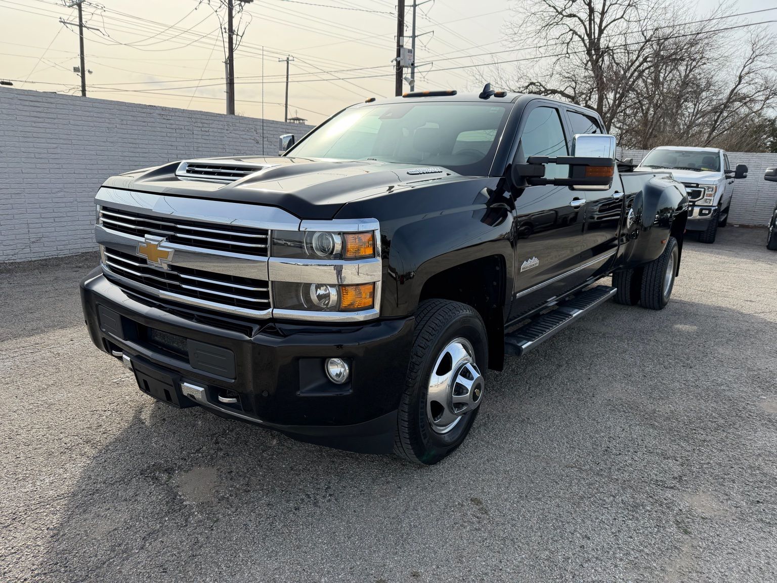 2017 Chevrolet Silverado 3500HD High Country Crew Cab 4WD