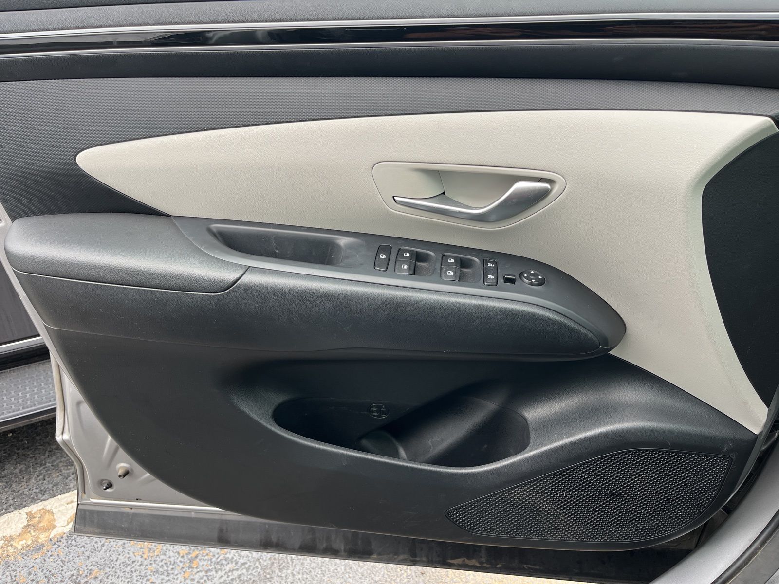 Used 2023 Silver Hyundai SEL image 11
