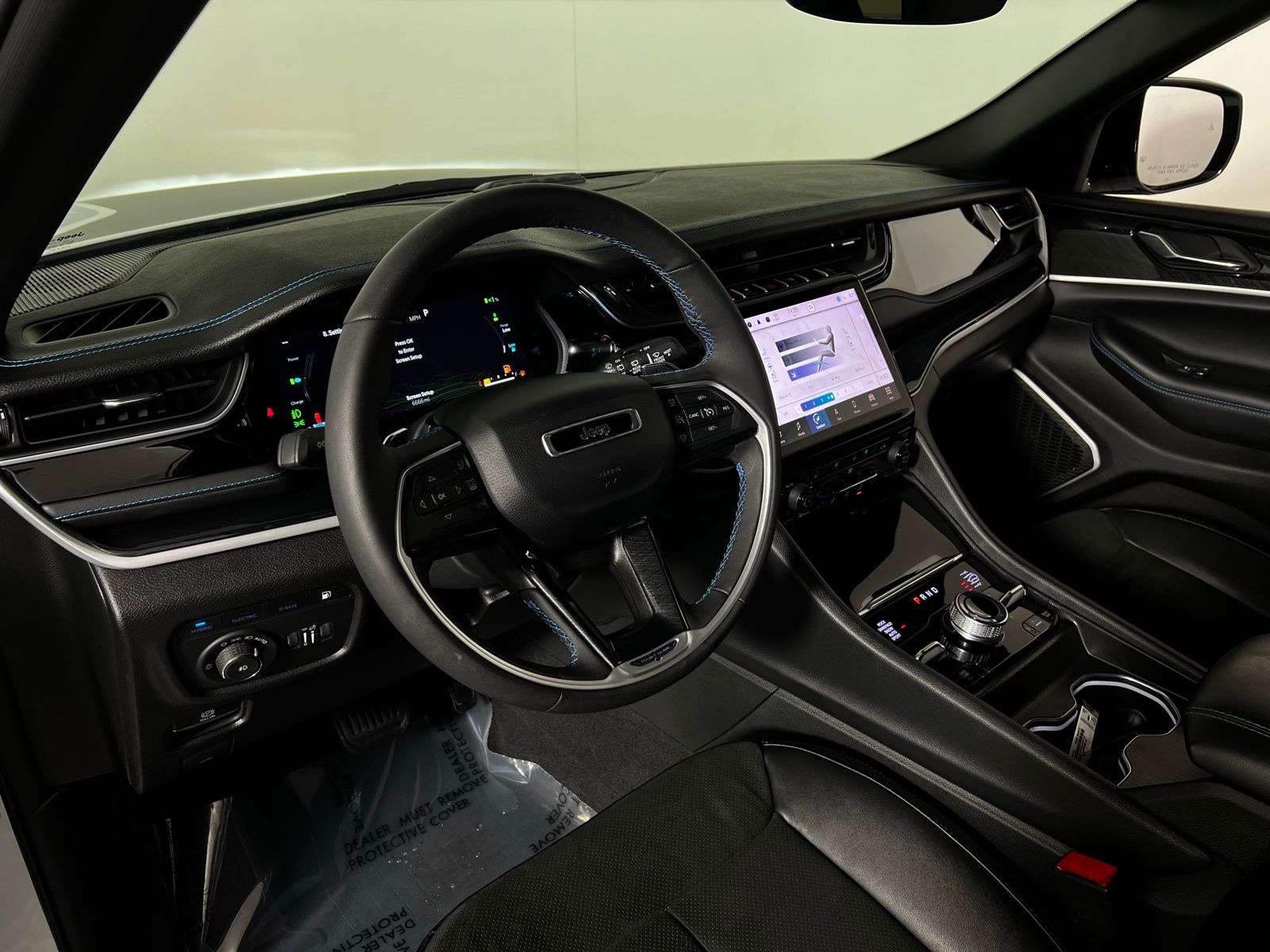 Thumbnail: 2024 Jeep Grand Cherokee - 12