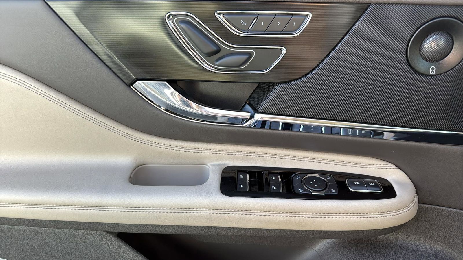 Used Car 2020 Lincoln Corsair  Reserve For Sale Under $30,000 In Austin, Texas