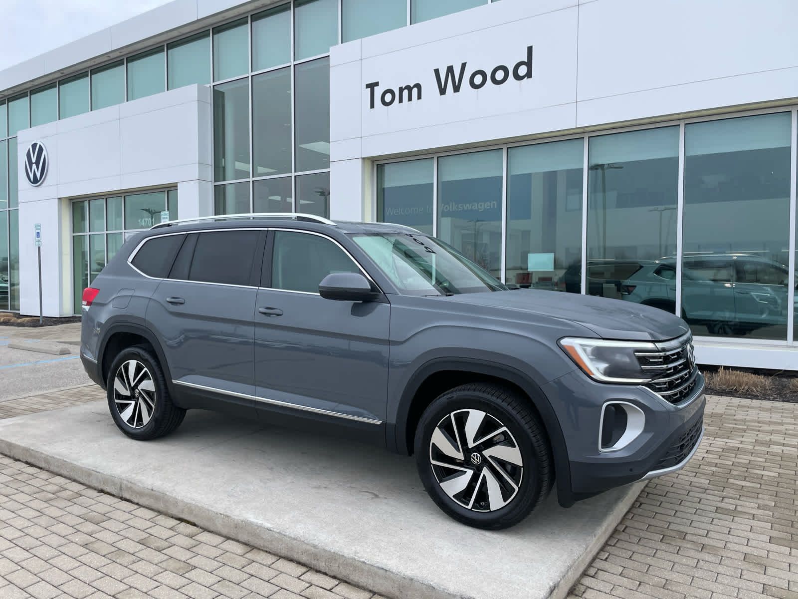 new 2026 Volkswagen Atlas car, priced at $51,443