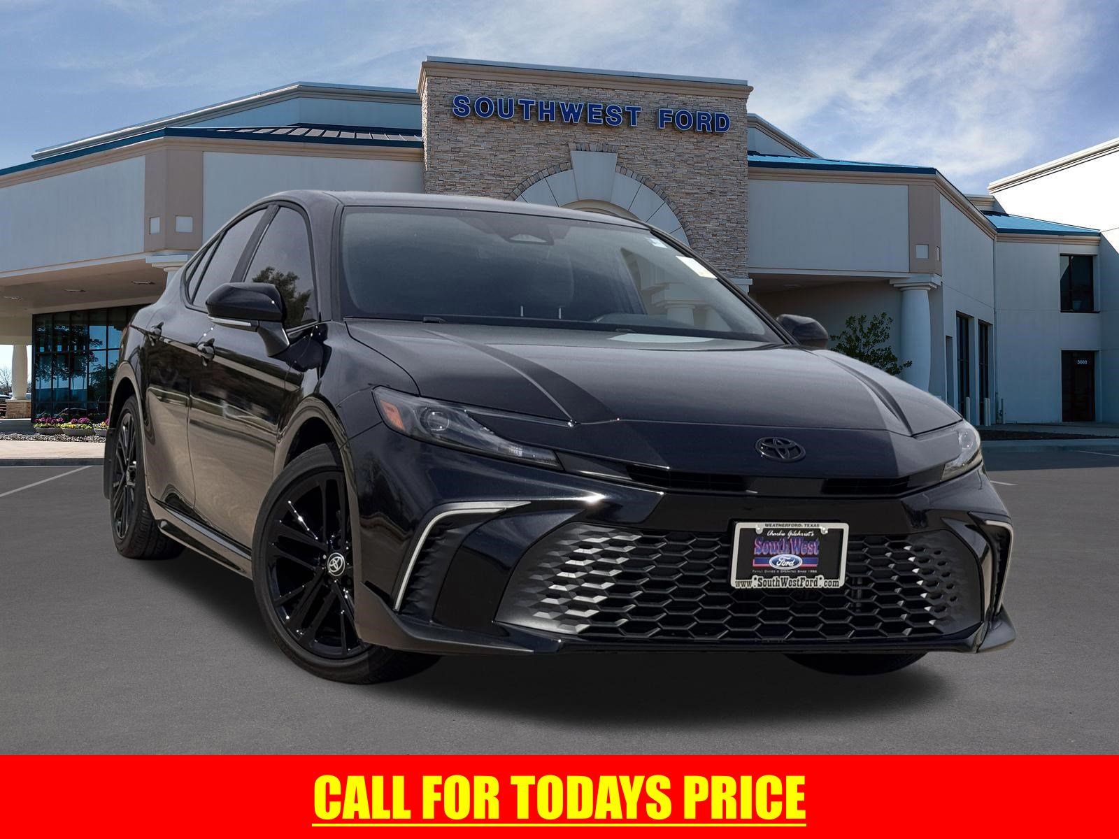 2025 Toyota Camry SE FWD