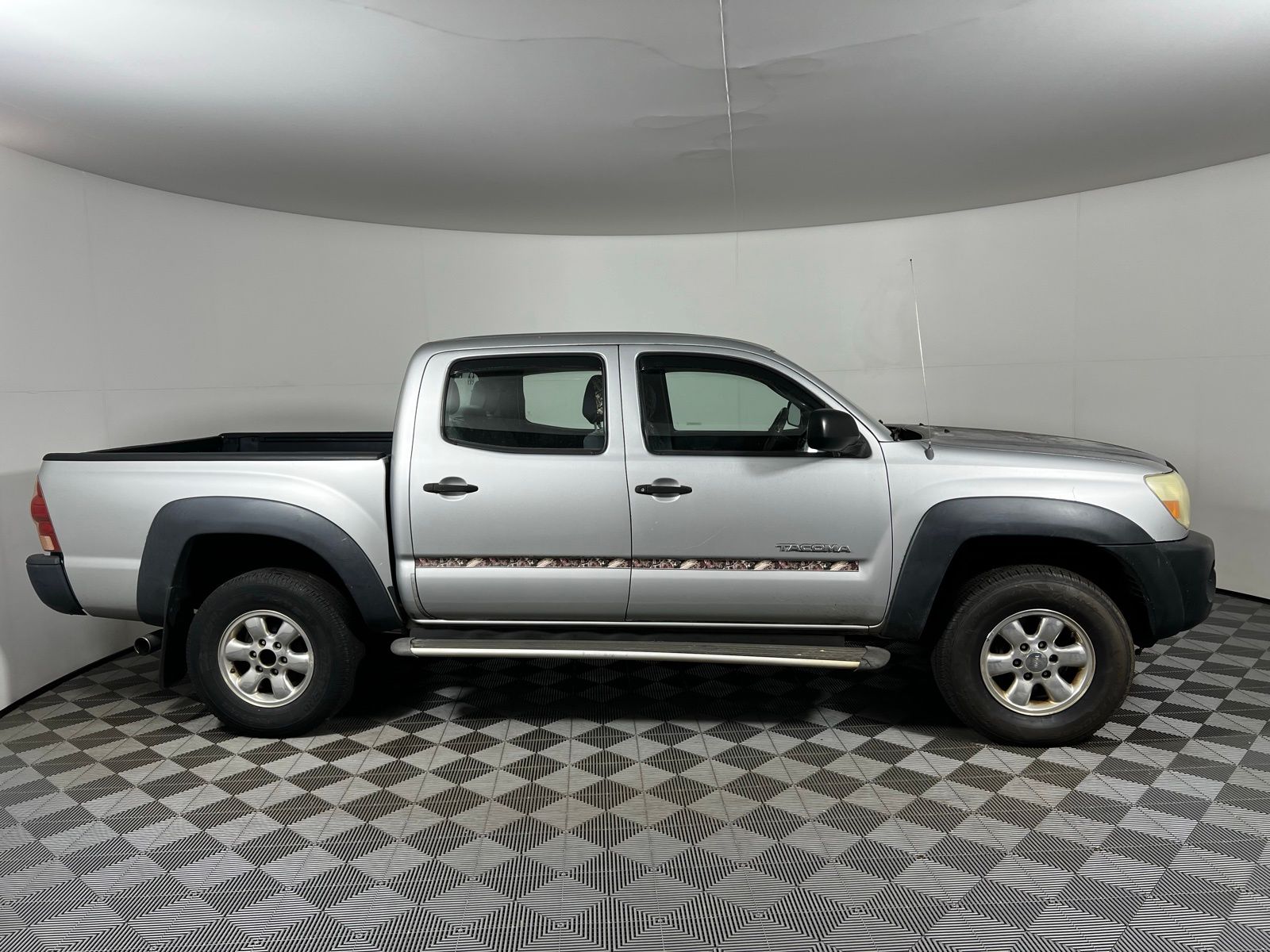 Thumbnail: 2008 Toyota Tacoma - 4