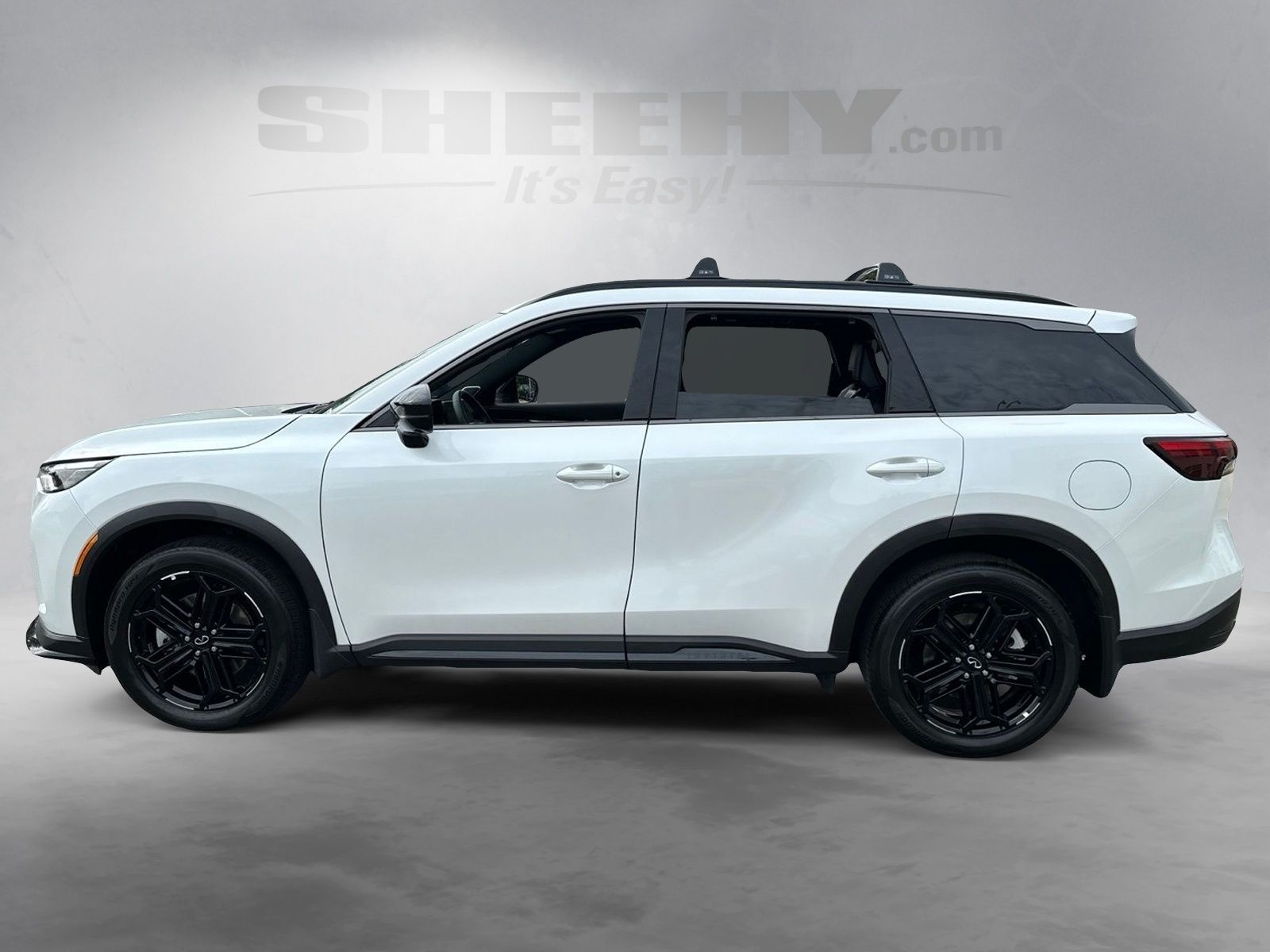 Used 2026 White INFINITI SPORT image 17