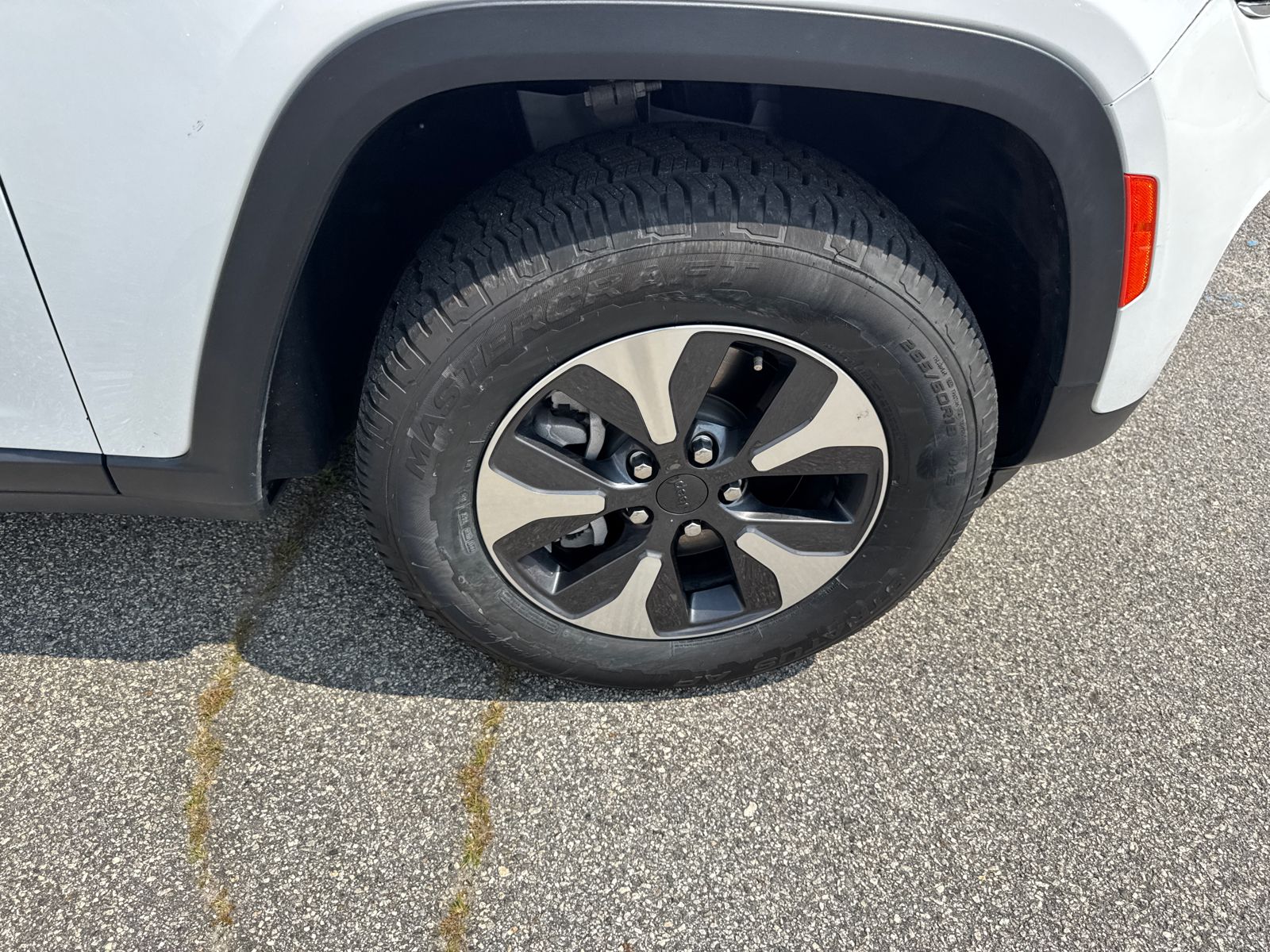 Used 2024 White Jeep 4xe image 12