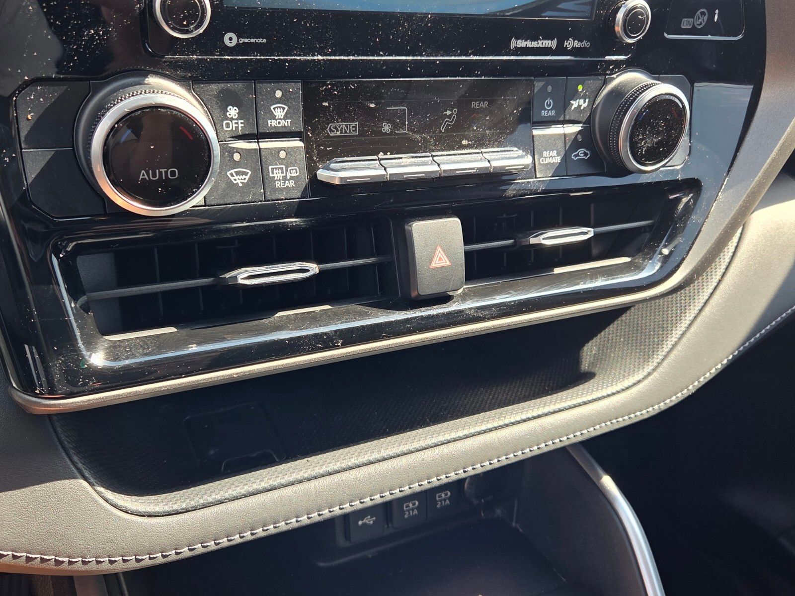 Used 2021 White Toyota LE image 24