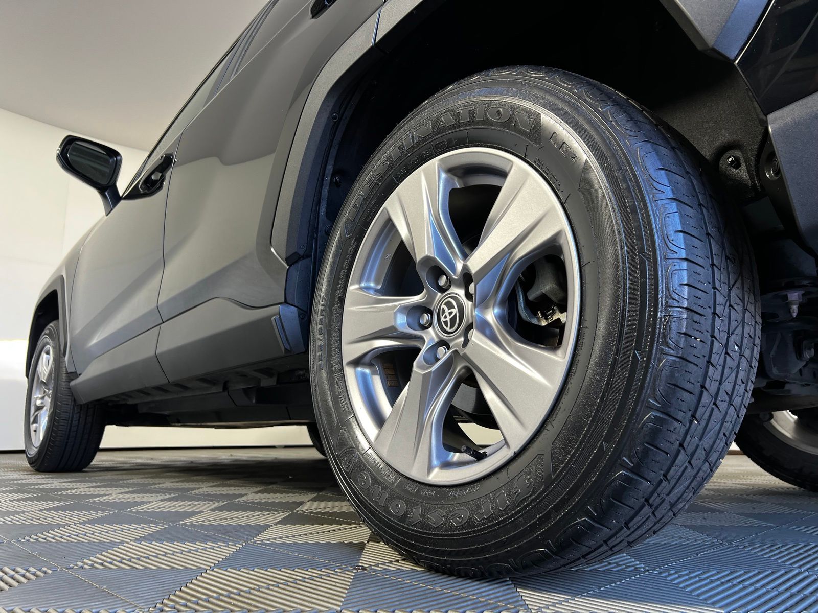 Thumbnail: 2022 Toyota RAV4 - 25