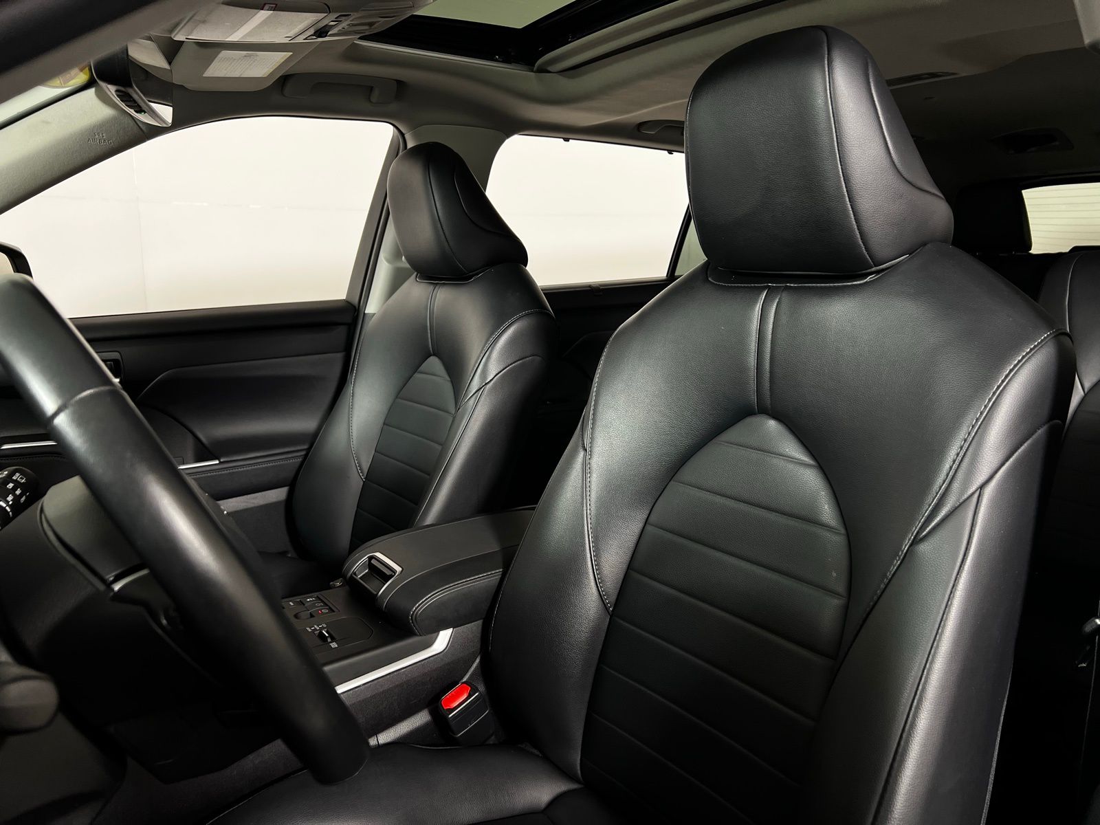 Thumbnail: 2024 Toyota Highlander - 13