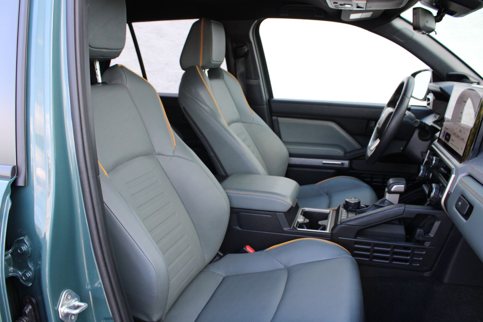 Used 2025  Toyota Trailhunter image 38