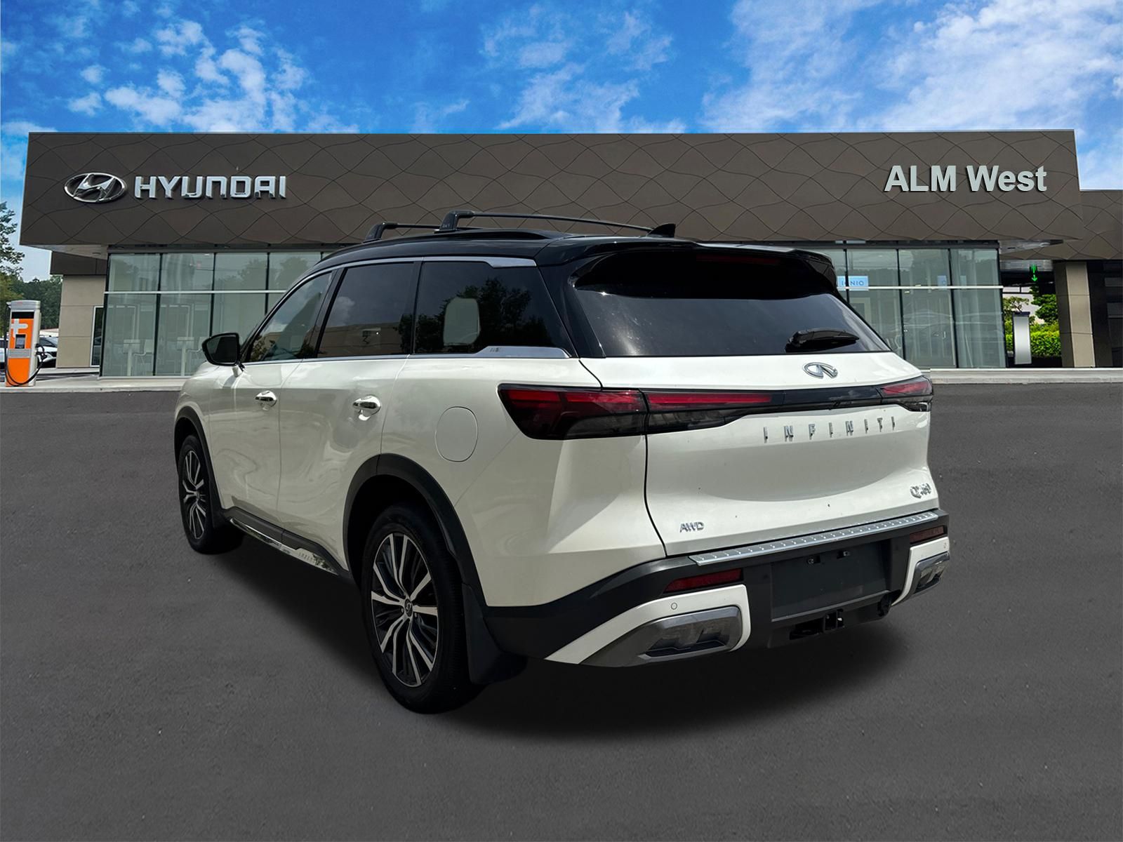 Used 2024 Black INFINITI Autograph image 7