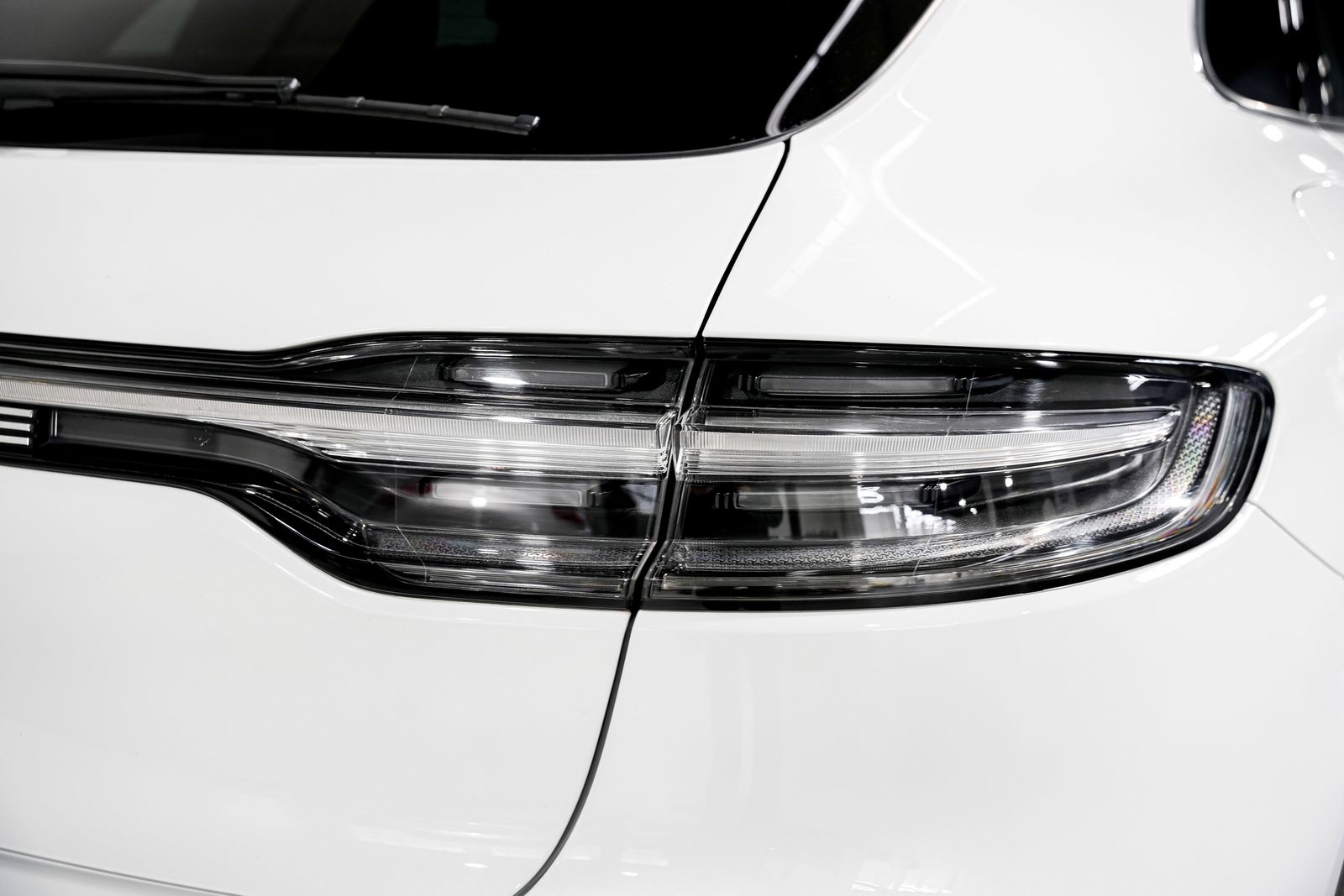 2023 Porsche Macan S — photo 43